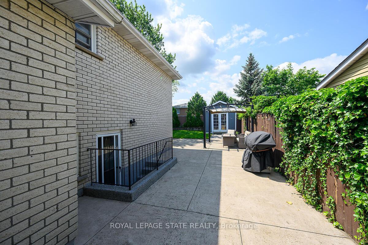 Photo 34 of 4 Bing Crescent, Hamilton, Stoney Creek — HOMEH