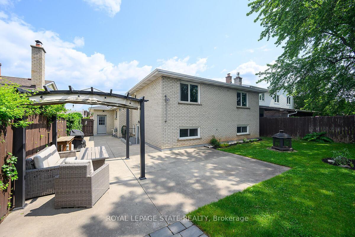 Photo 35 of 4 Bing Crescent, Hamilton, Stoney Creek — HOMEH