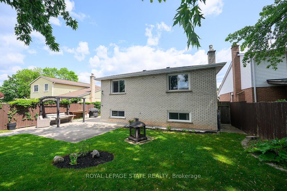Photo 36 of 4 Bing Crescent, Hamilton, Stoney Creek — HOMEH