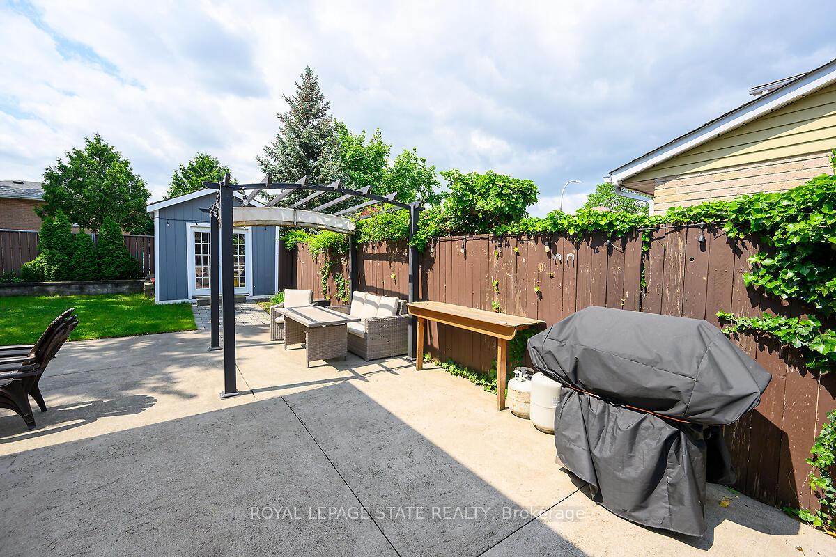 Photo 38 of 4 Bing Crescent, Hamilton, Stoney Creek — HOMEH