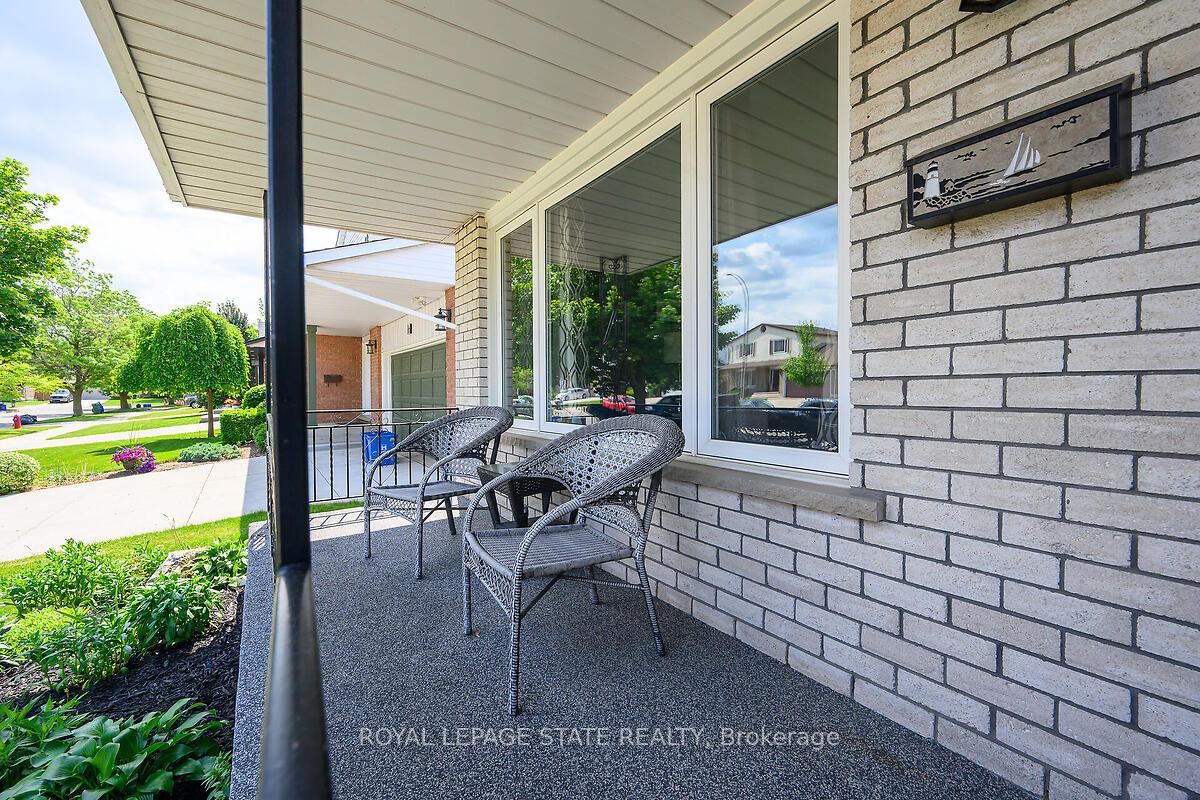 Photo 39 of 4 Bing Crescent, Hamilton, Stoney Creek — HOMEH