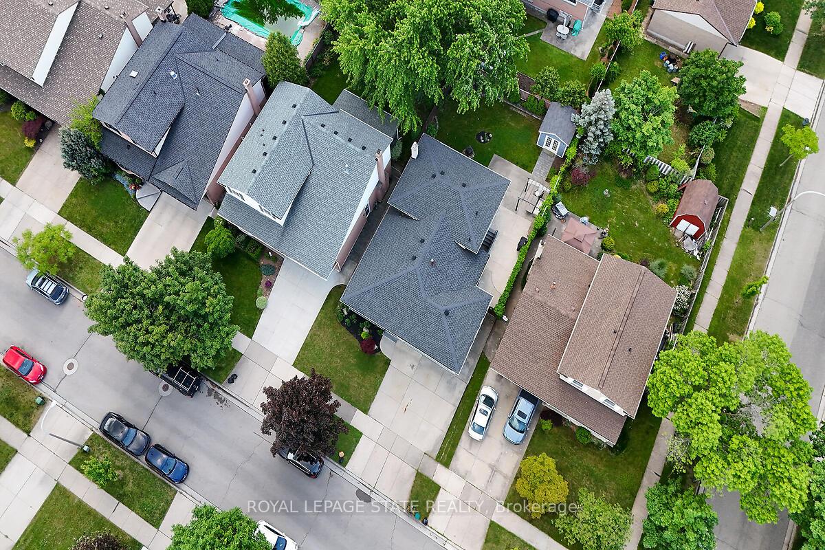 Photo 40 of 4 Bing Crescent, Hamilton, Stoney Creek — HOMEH