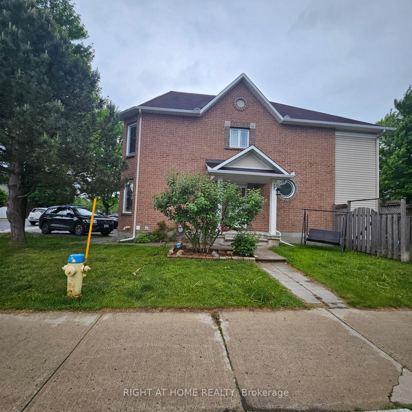 Photo 3 of 74 Sunvale Way, Ottawa, Barrhaven East — HOMEH