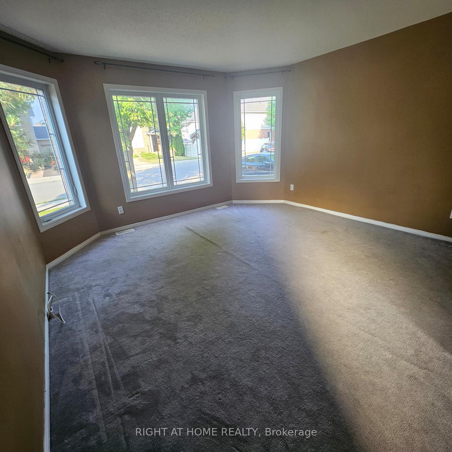Photo 2 of 74 Sunvale Way, Ottawa, Barrhaven East — HOMEH