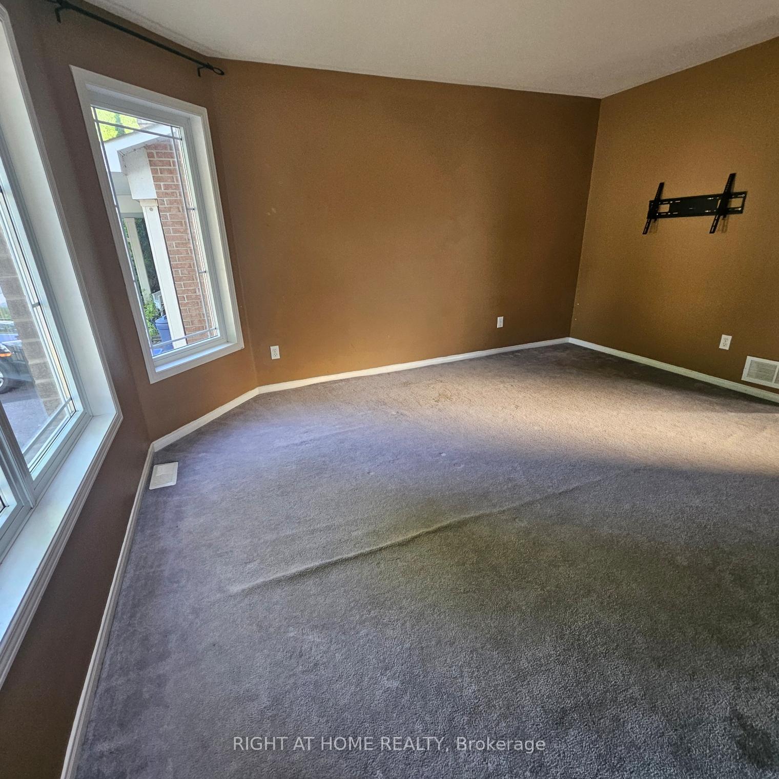 Photo 5 of 74 Sunvale Way, Ottawa, Barrhaven East — HOMEH