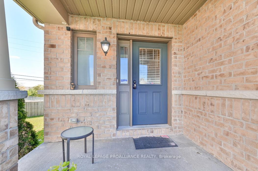 Photo 5 of 35 Mountain Ash Drive, Belleville, Thurlow Ward — HOMEH