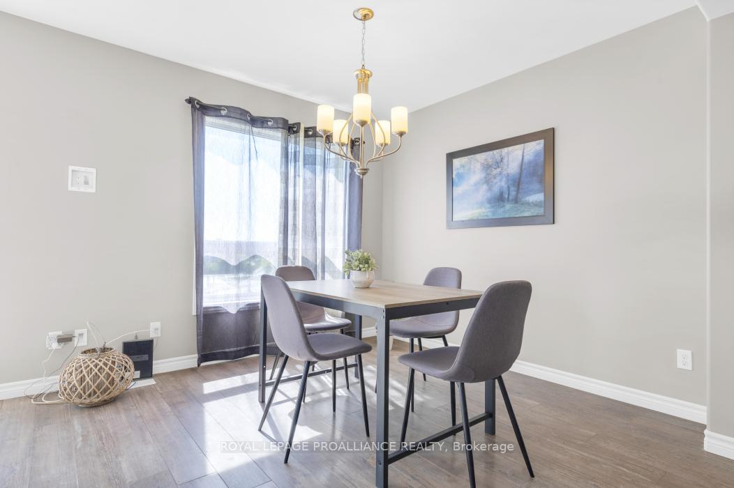 Photo 13 of 35 Mountain Ash Drive, Belleville, Thurlow Ward — HOMEH
