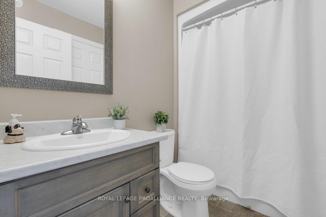Photo 21 of 35 Mountain Ash Drive, Belleville, Thurlow Ward — HOMEH