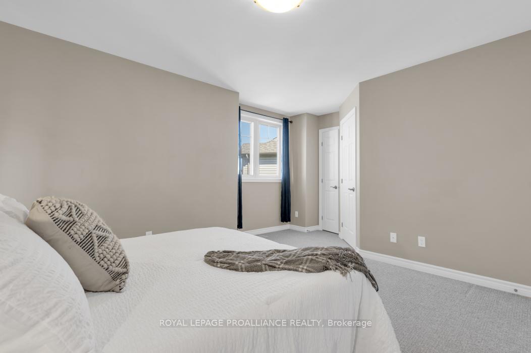 Photo 23 of 35 Mountain Ash Drive, Belleville, Thurlow Ward — HOMEH