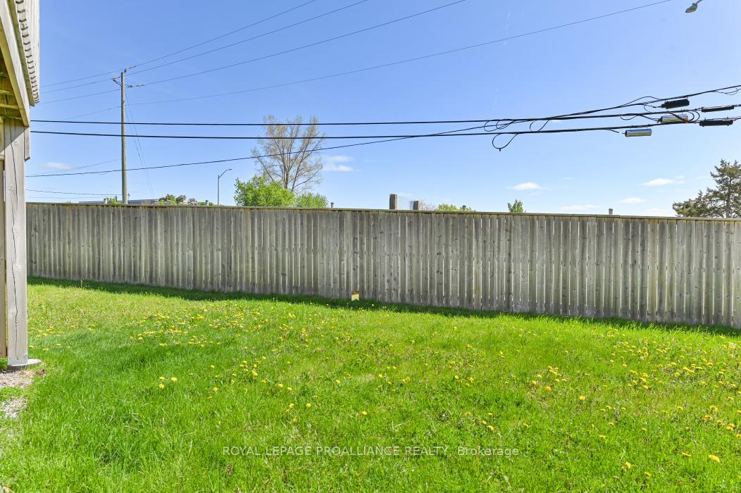 Photo 31 of 35 Mountain Ash Drive, Belleville, Thurlow Ward — HOMEH