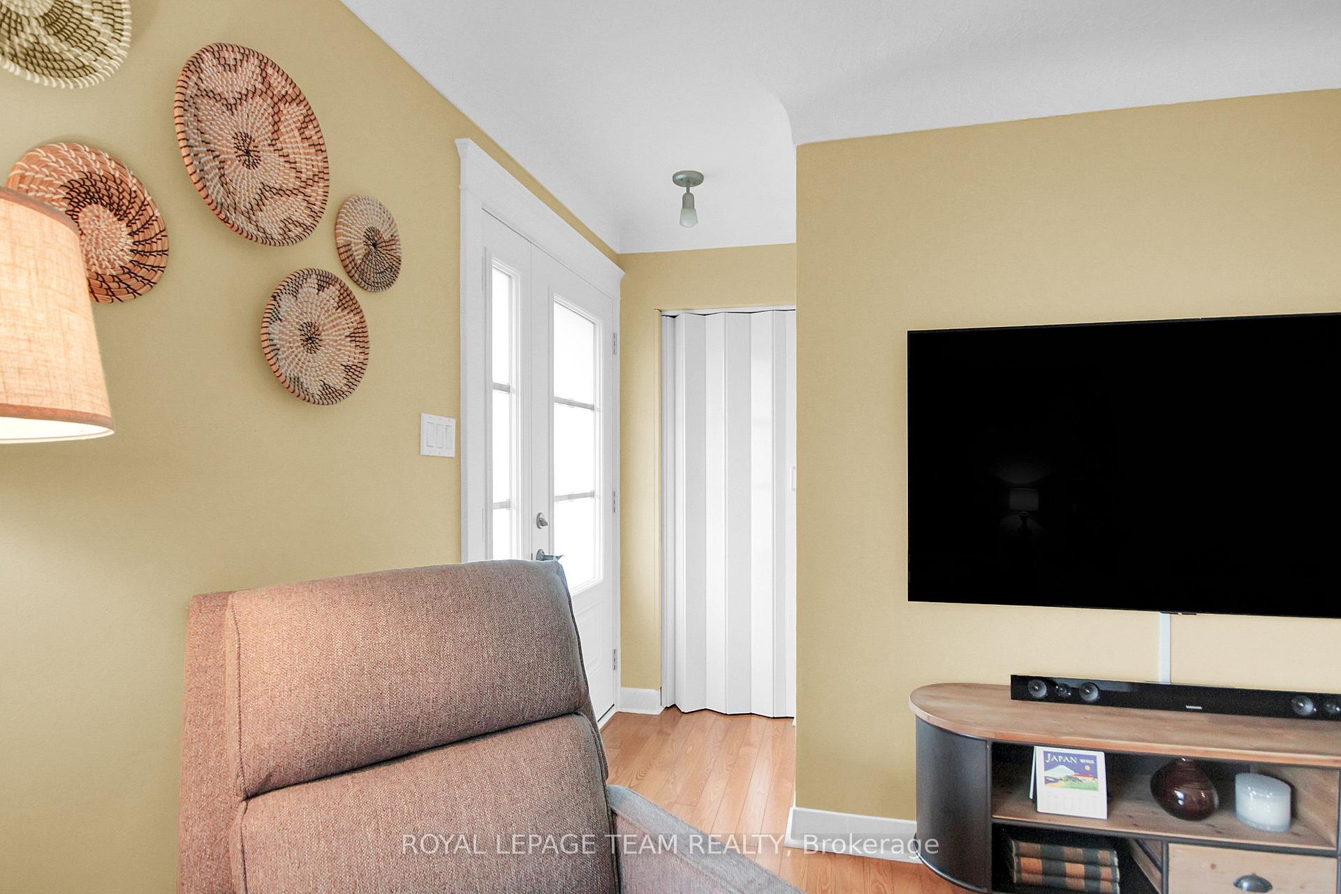 Photo 5 of 1460 Raven Avenue, Ottawa, Carlington — HOMEH