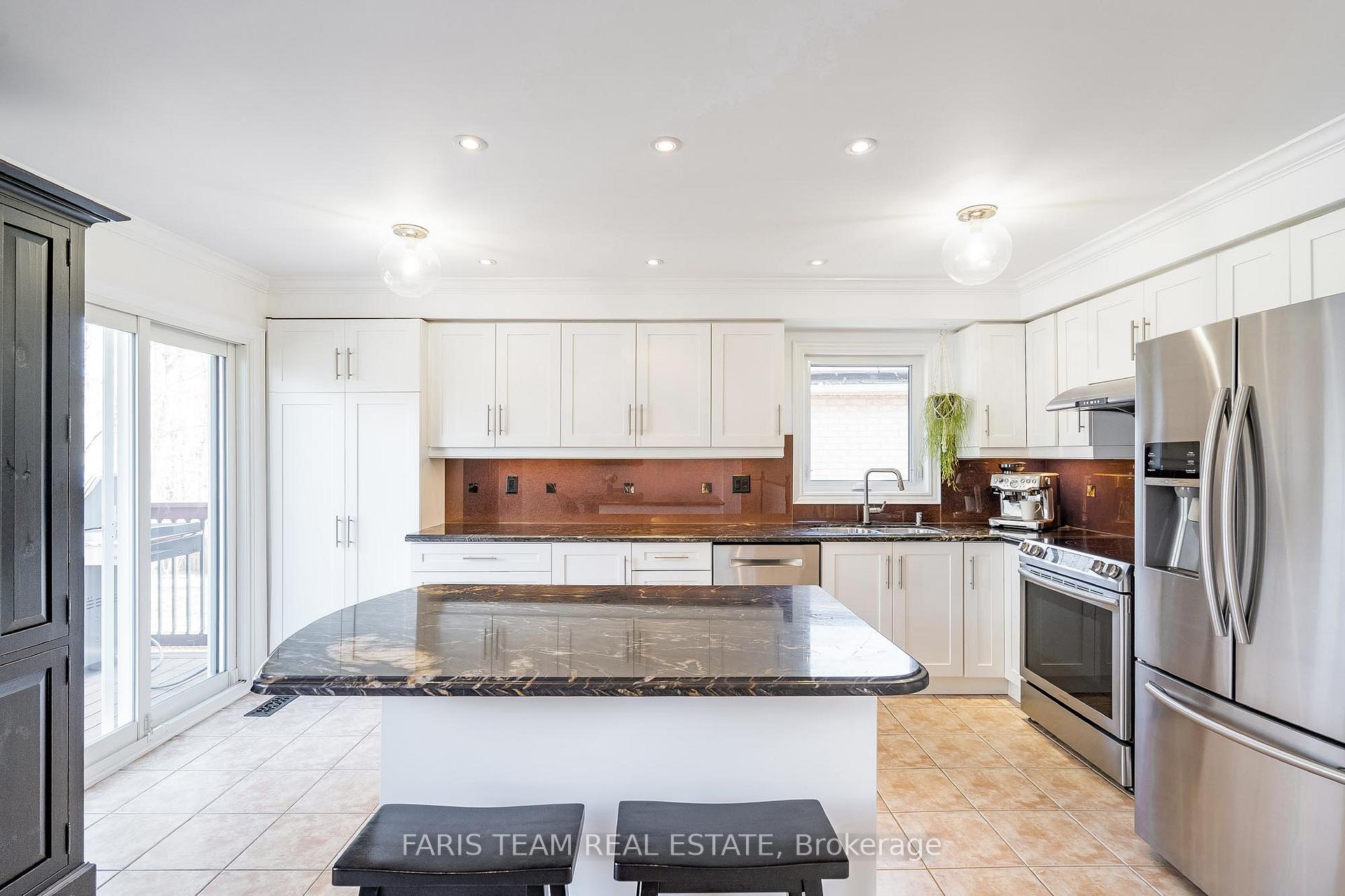 Photo 4 of 38 Summerset Drive, Barrie, Ardagh — HOMEH