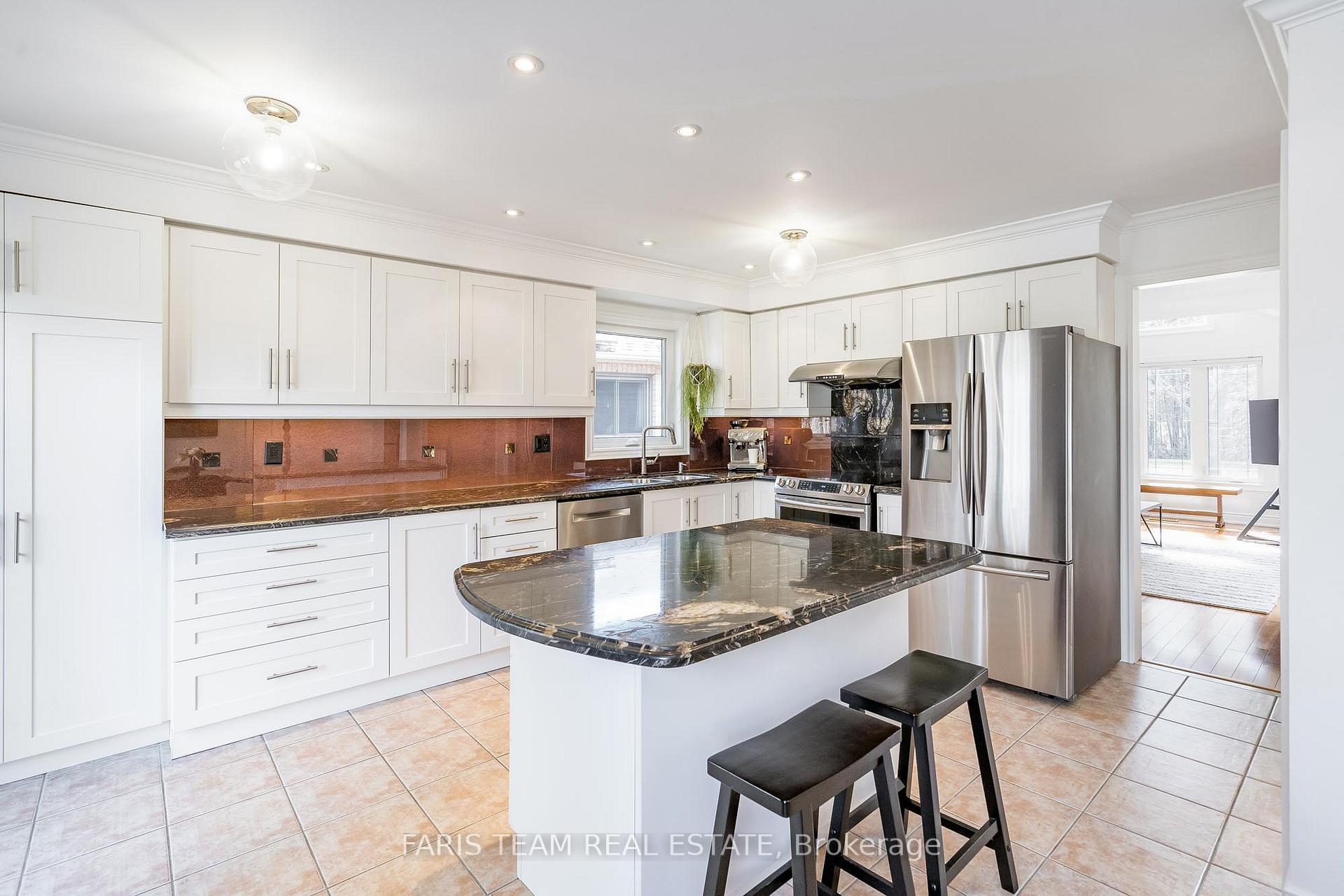 Photo 5 of 38 Summerset Drive, Barrie, Ardagh — HOMEH