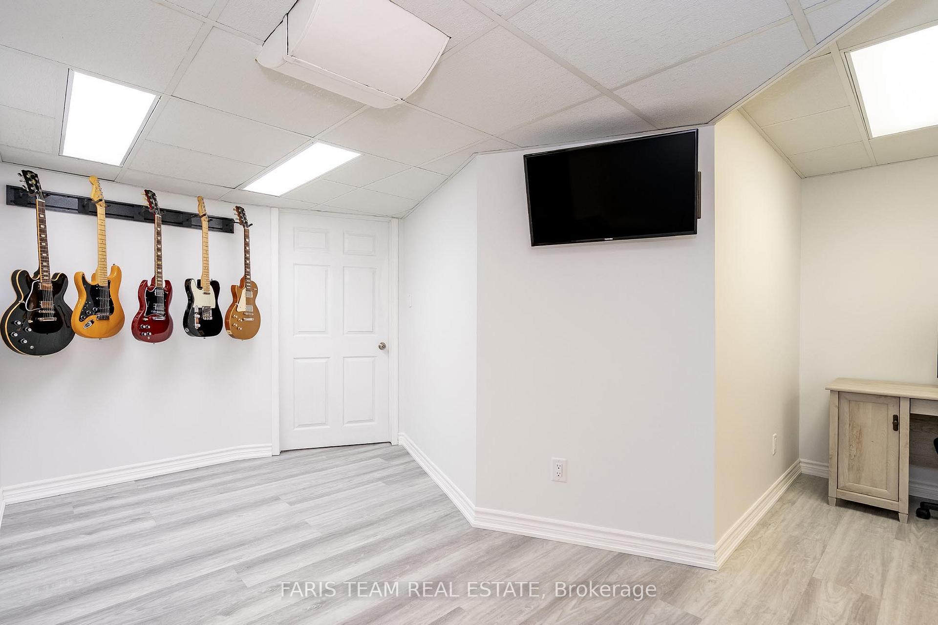 Photo 21 of 38 Summerset Drive, Barrie, Ardagh — HOMEH