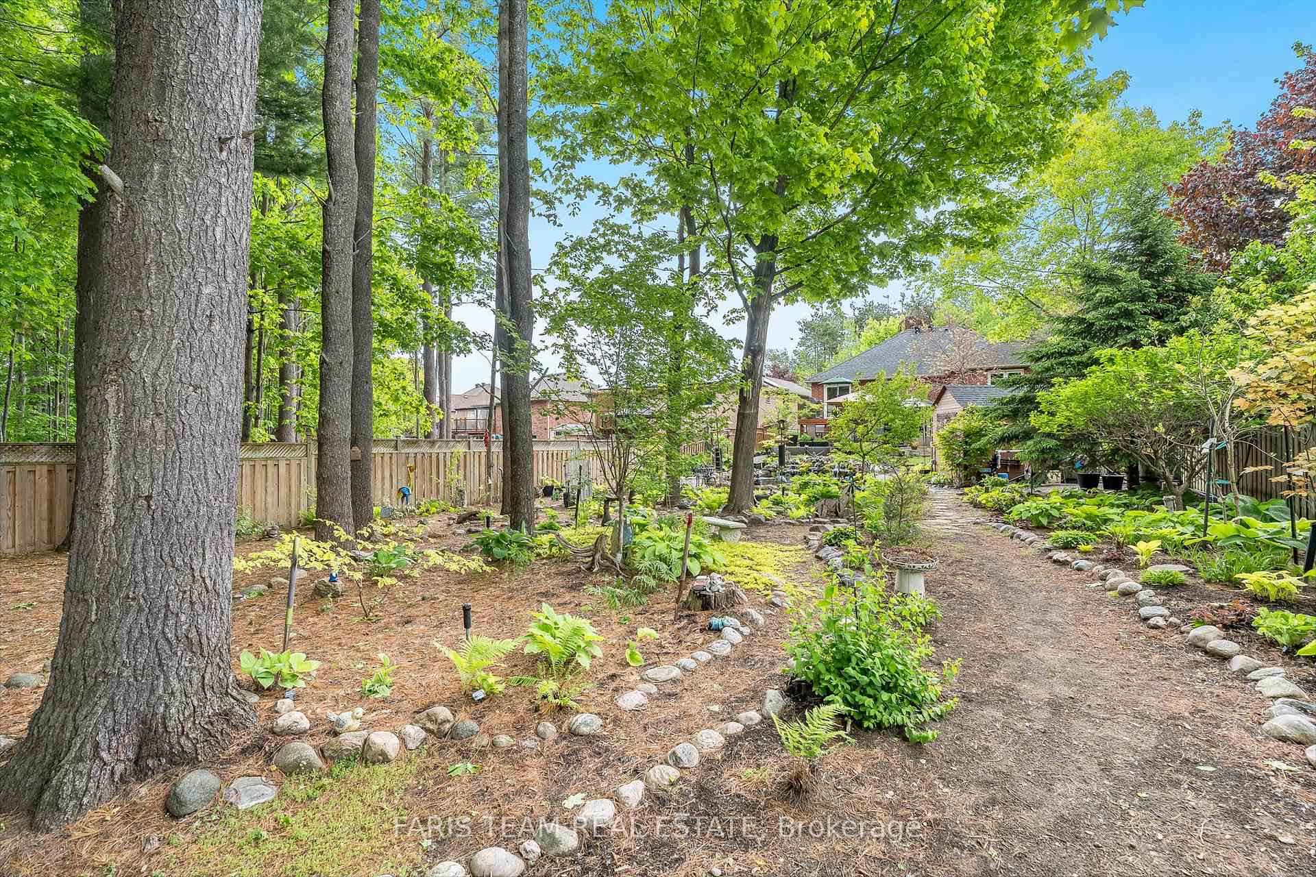 Photo 33 of 38 Summerset Drive, Barrie, Ardagh — HOMEH