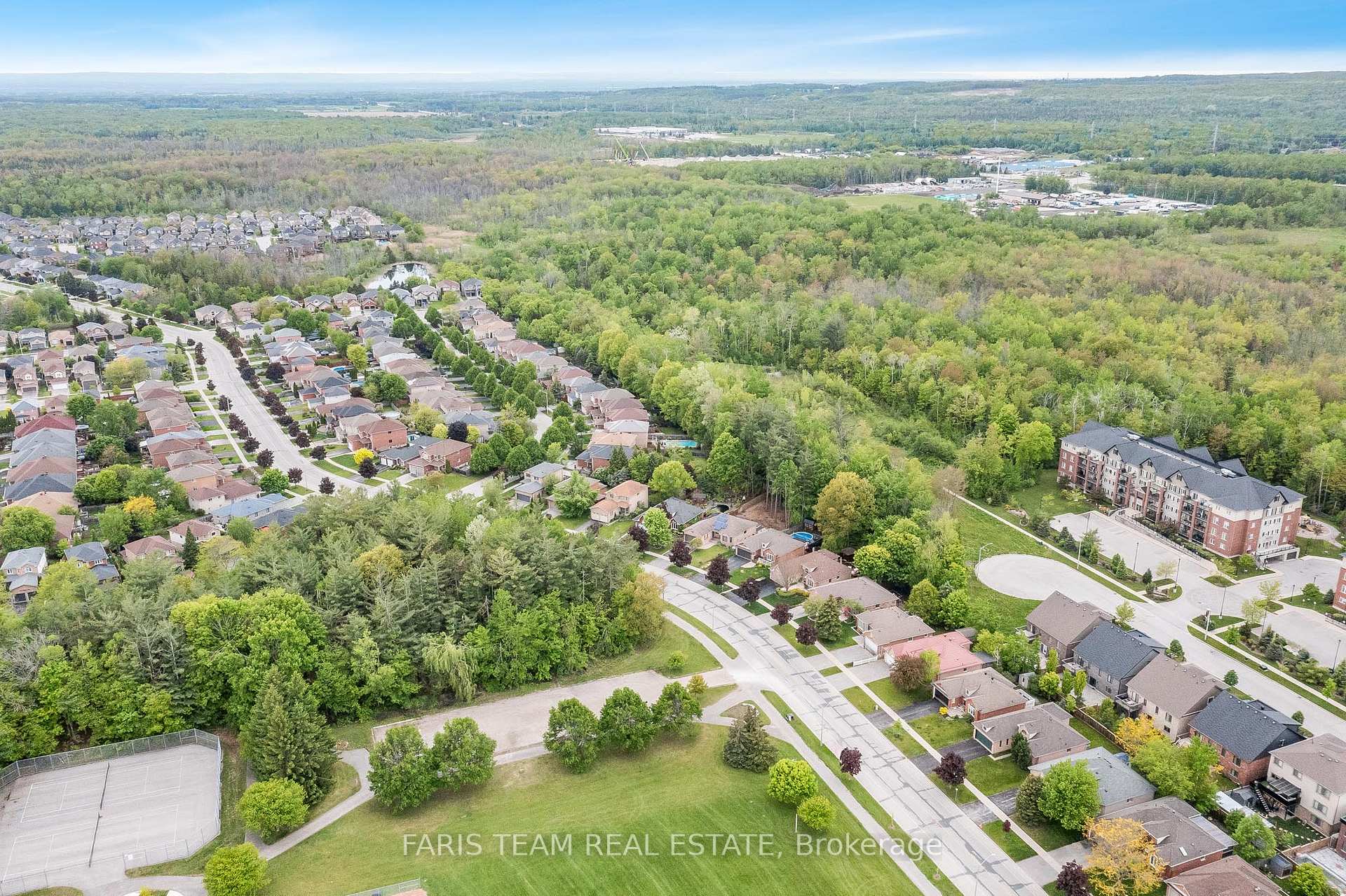 Photo 35 of 38 Summerset Drive, Barrie, Ardagh — HOMEH