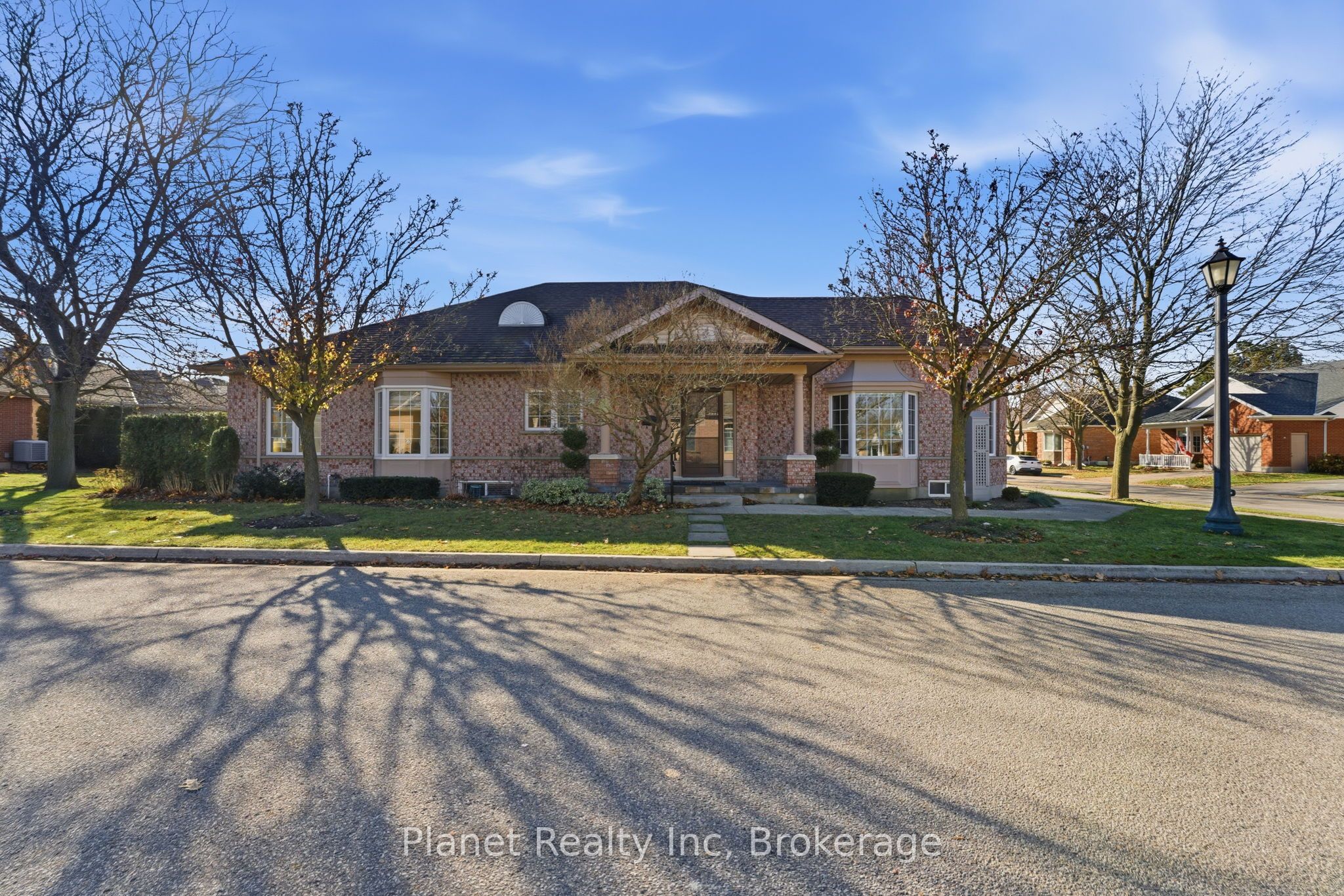 Photo 33 of 2 Sprucehaven Court, Guelph, Village By The Arboretum — HOMEH