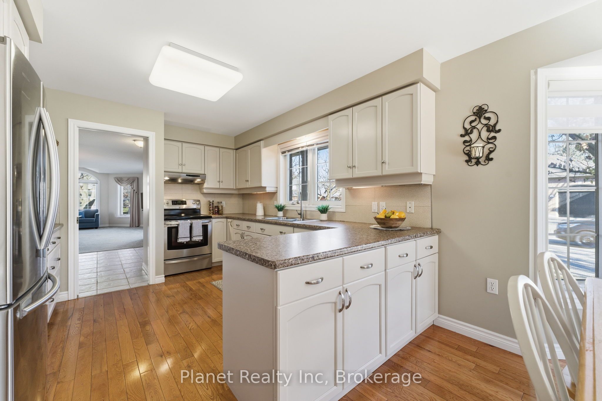 Photo 42 of 2 Sprucehaven Court, Guelph, Village By The Arboretum — HOMEH
