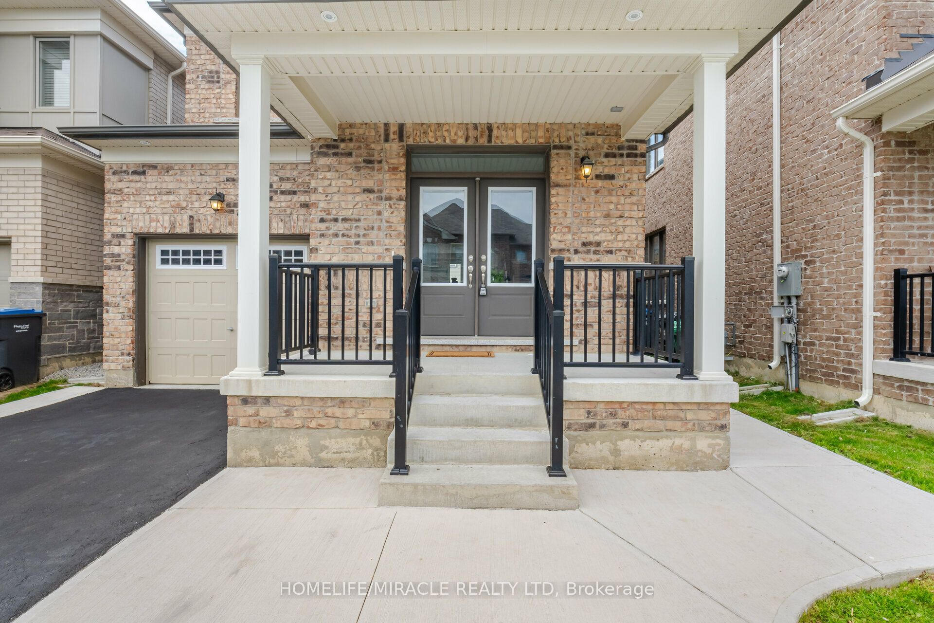 Photo 33 of 68 Circus Crescent, Brampton, Northwest Brampton — HOMEH