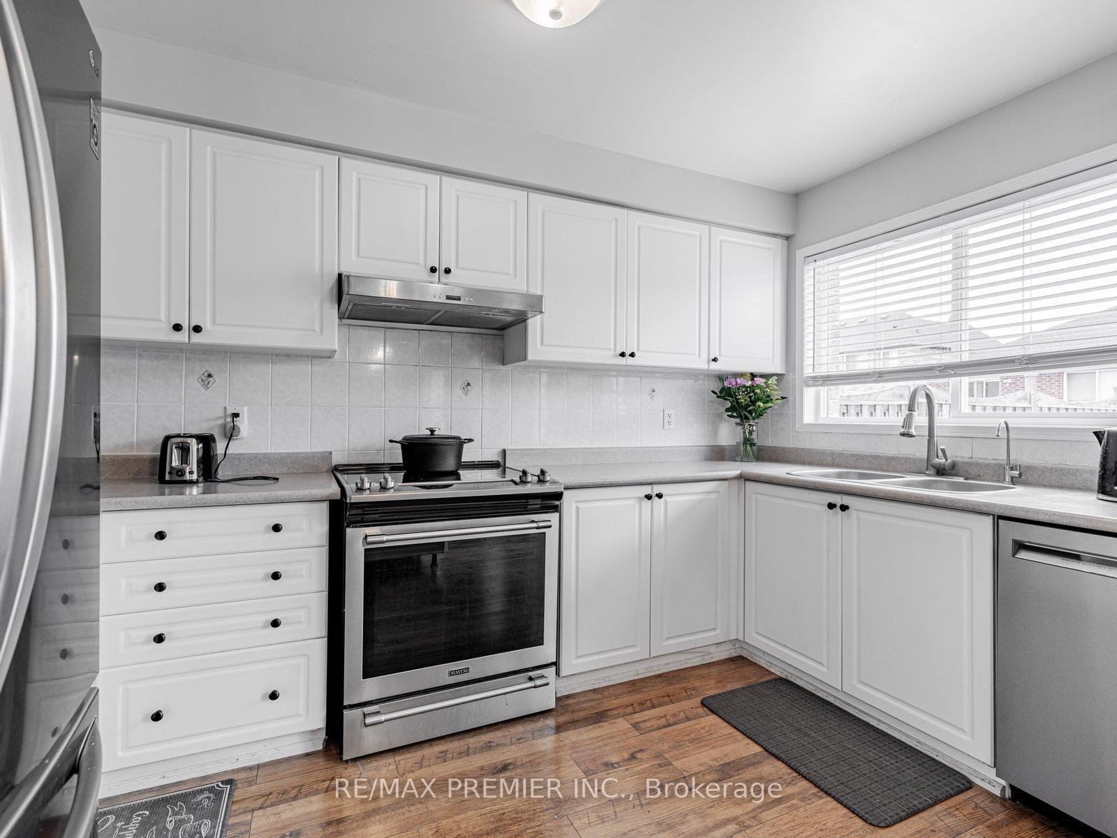 Photo 5 of 118 Tunbridge Road, Barrie, Georgian Drive — HOMEH