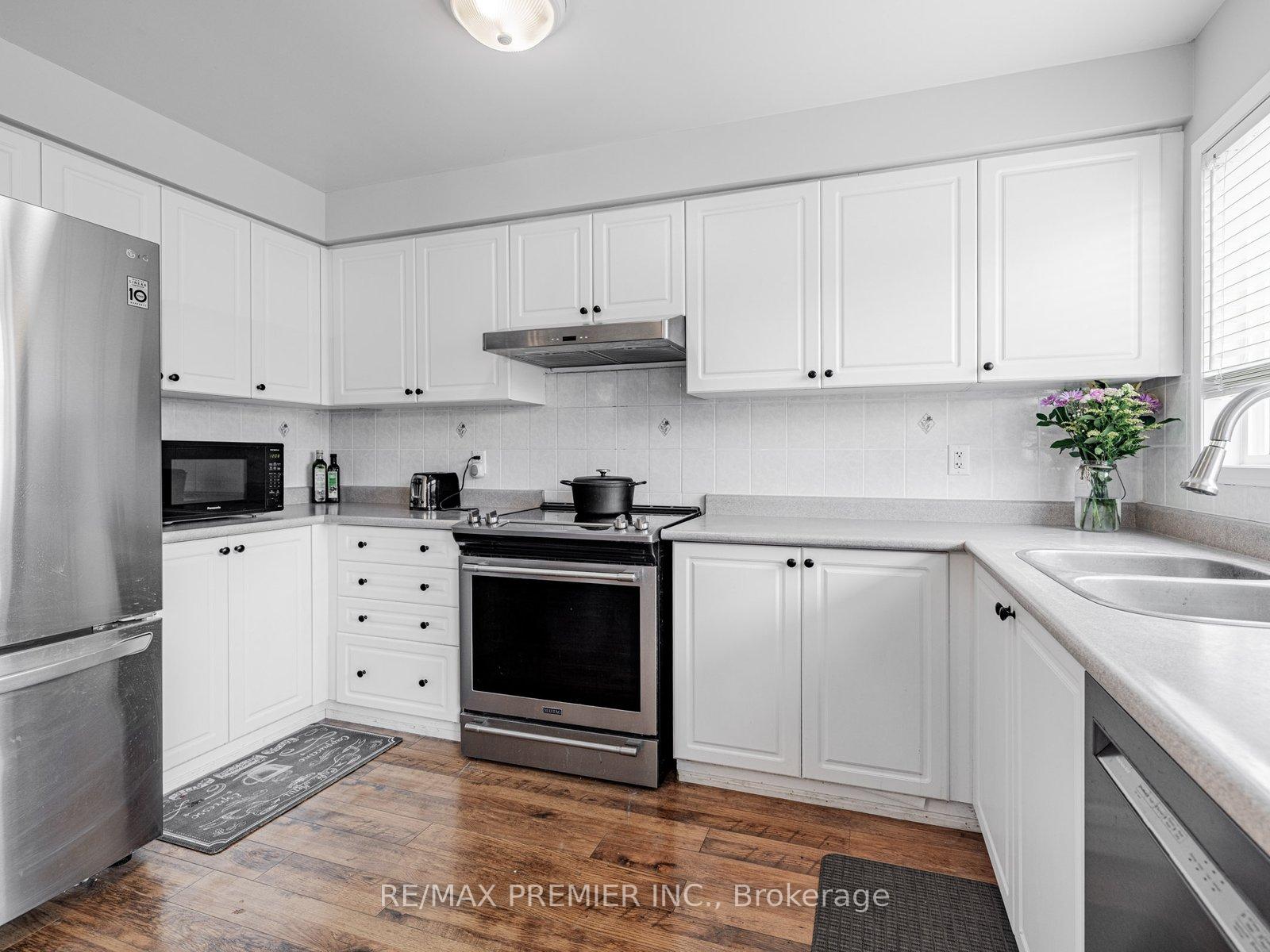 Photo 6 of 118 Tunbridge Road, Barrie, Georgian Drive — HOMEH