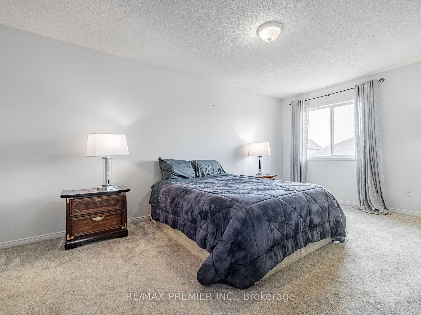 Photo 11 of 118 Tunbridge Road, Barrie, Georgian Drive — HOMEH