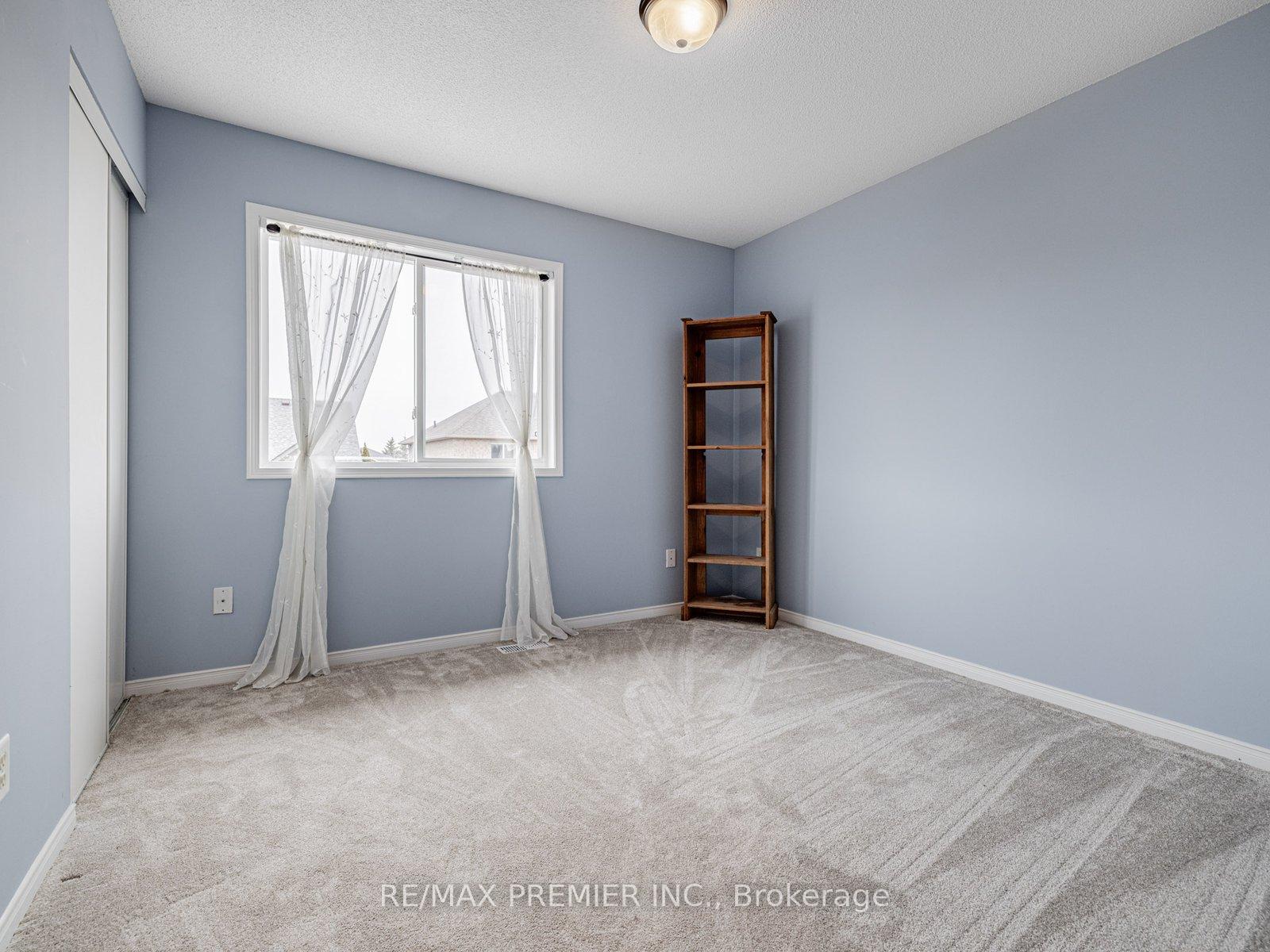 Photo 18 of 118 Tunbridge Road, Barrie, Georgian Drive — HOMEH