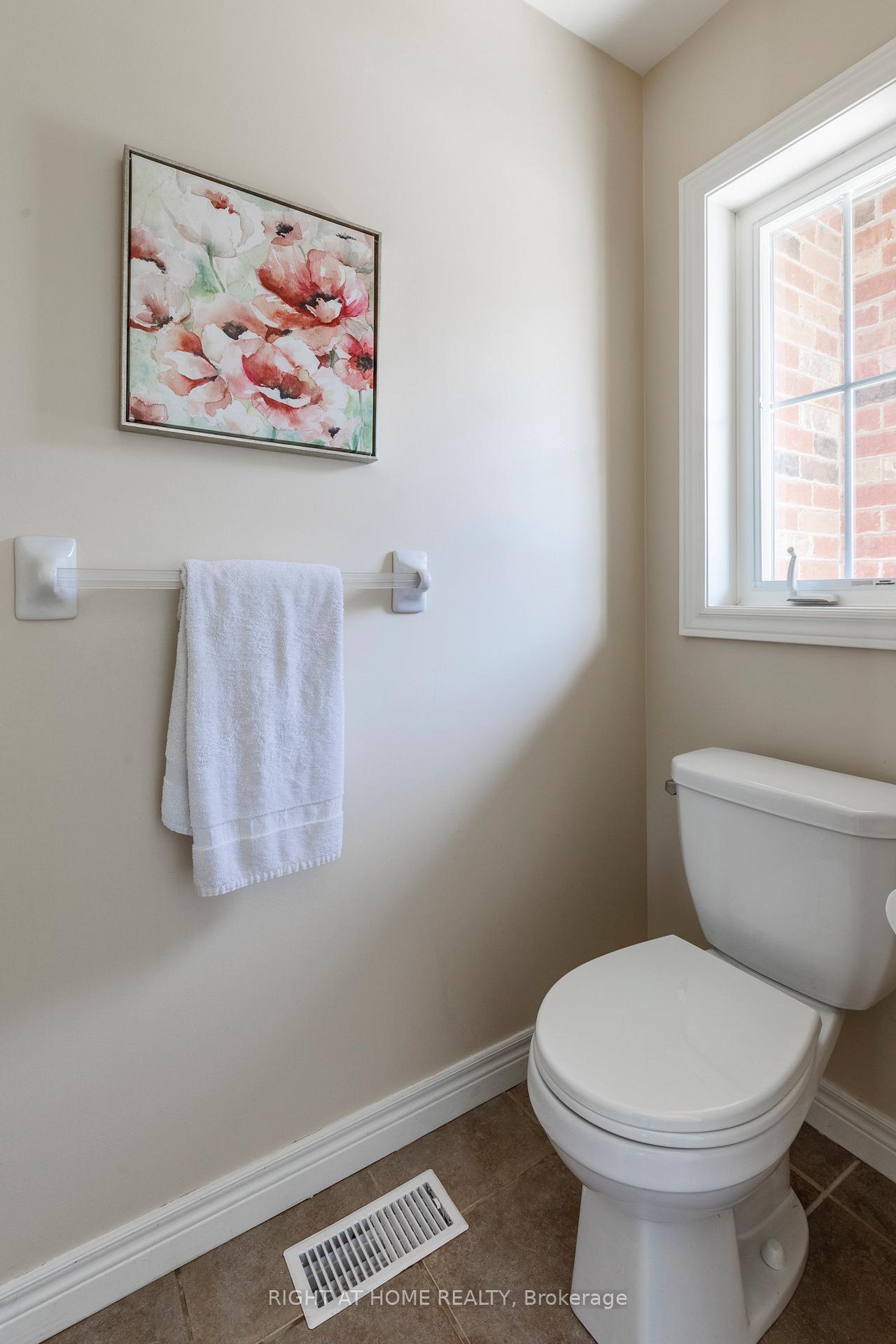 Photo 5 of 56 Marina Point Crescent, Hamilton, Stoney Creek — HOMEH