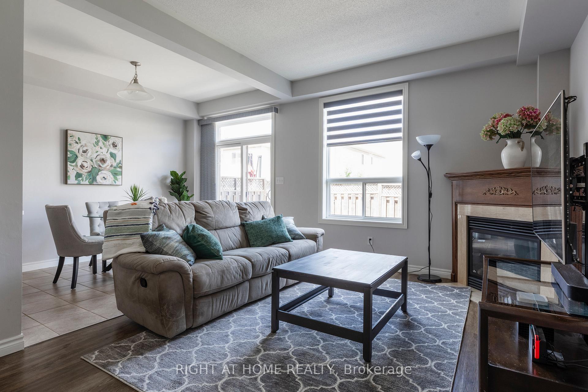 Photo 11 of 56 Marina Point Crescent, Hamilton, Stoney Creek — HOMEH
