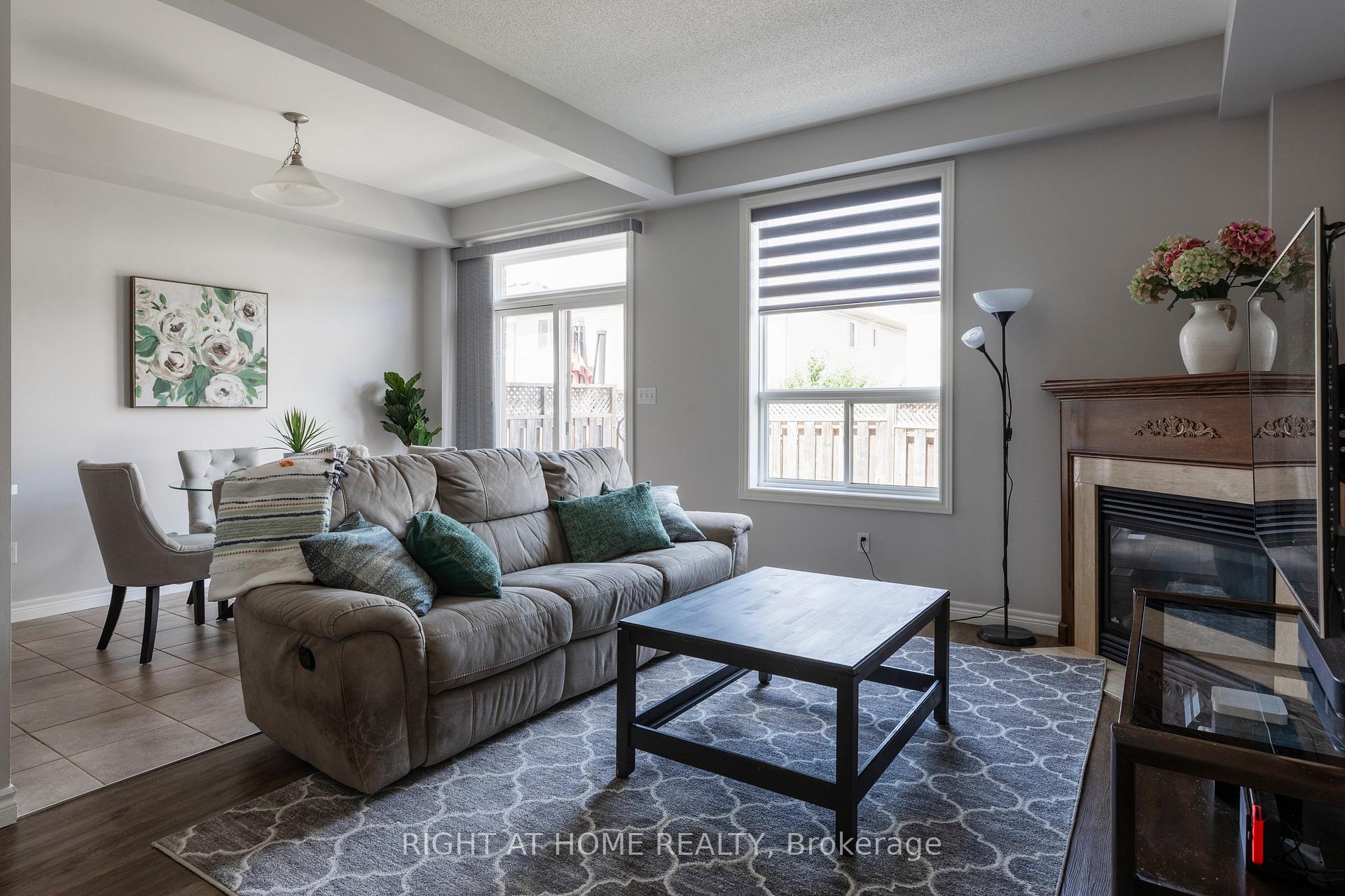 Photo 14 of 56 Marina Point Crescent, Hamilton, Stoney Creek — HOMEH