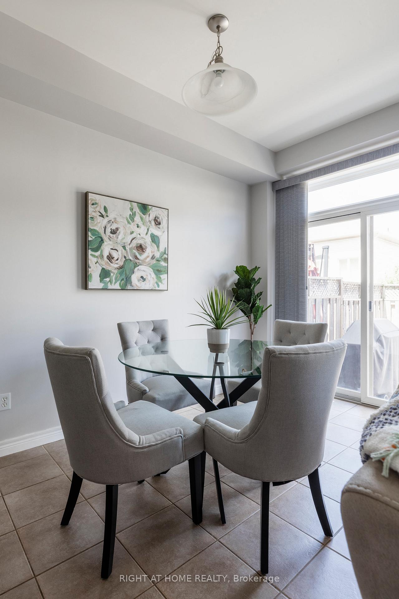 Photo 19 of 56 Marina Point Crescent, Hamilton, Stoney Creek — HOMEH