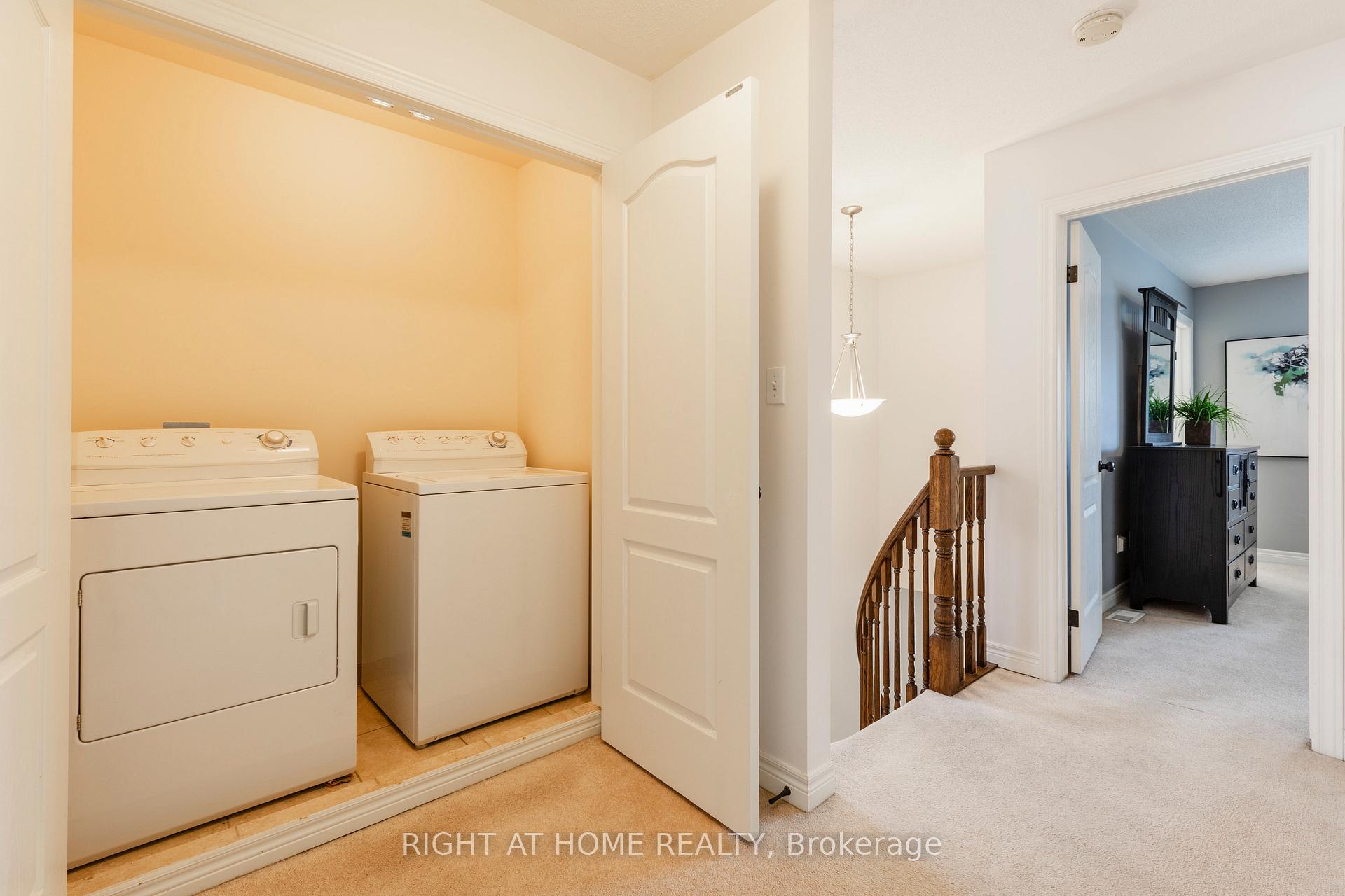 Photo 27 of 56 Marina Point Crescent, Hamilton, Stoney Creek — HOMEH