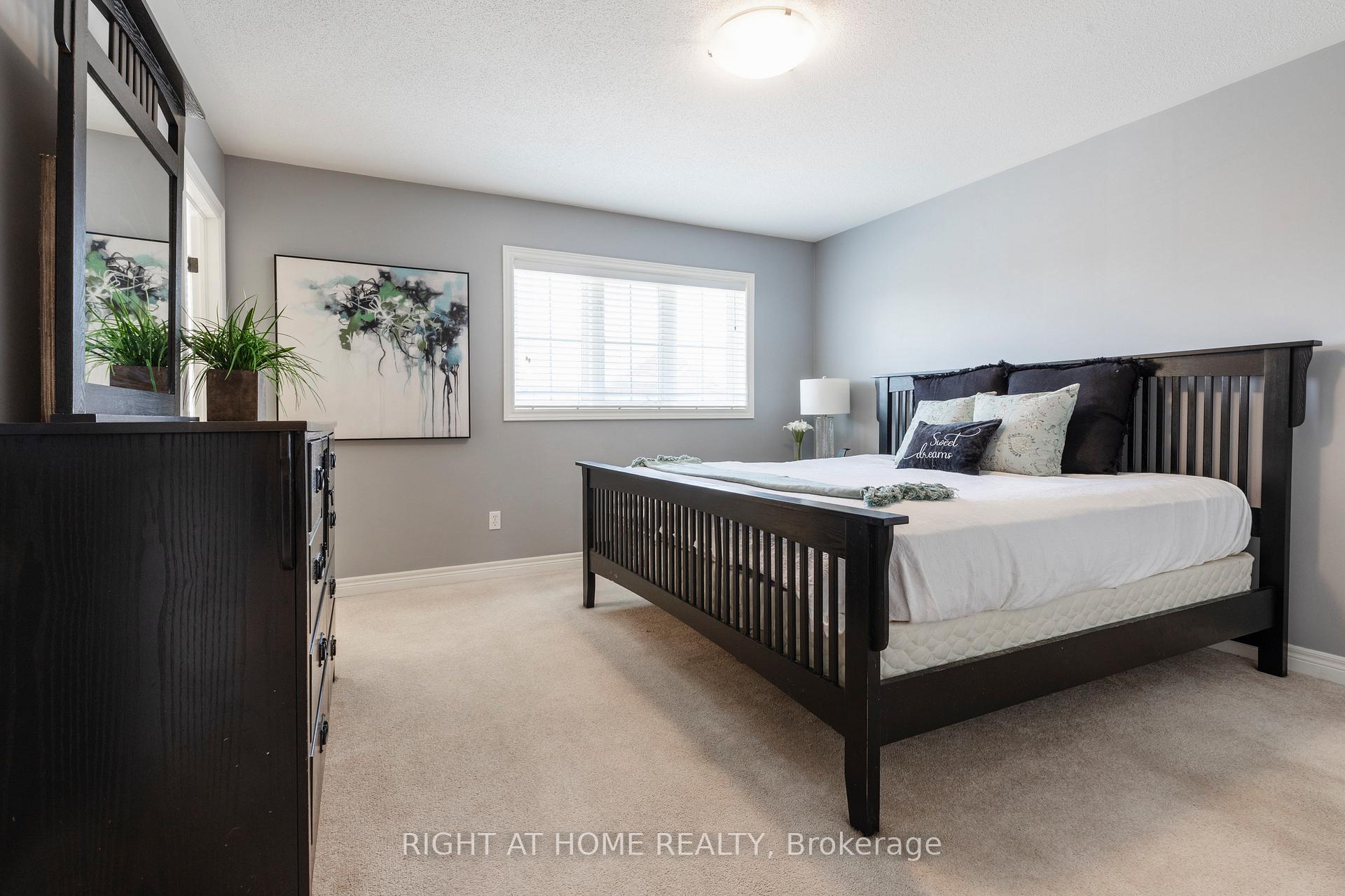 Photo 28 of 56 Marina Point Crescent, Hamilton, Stoney Creek — HOMEH