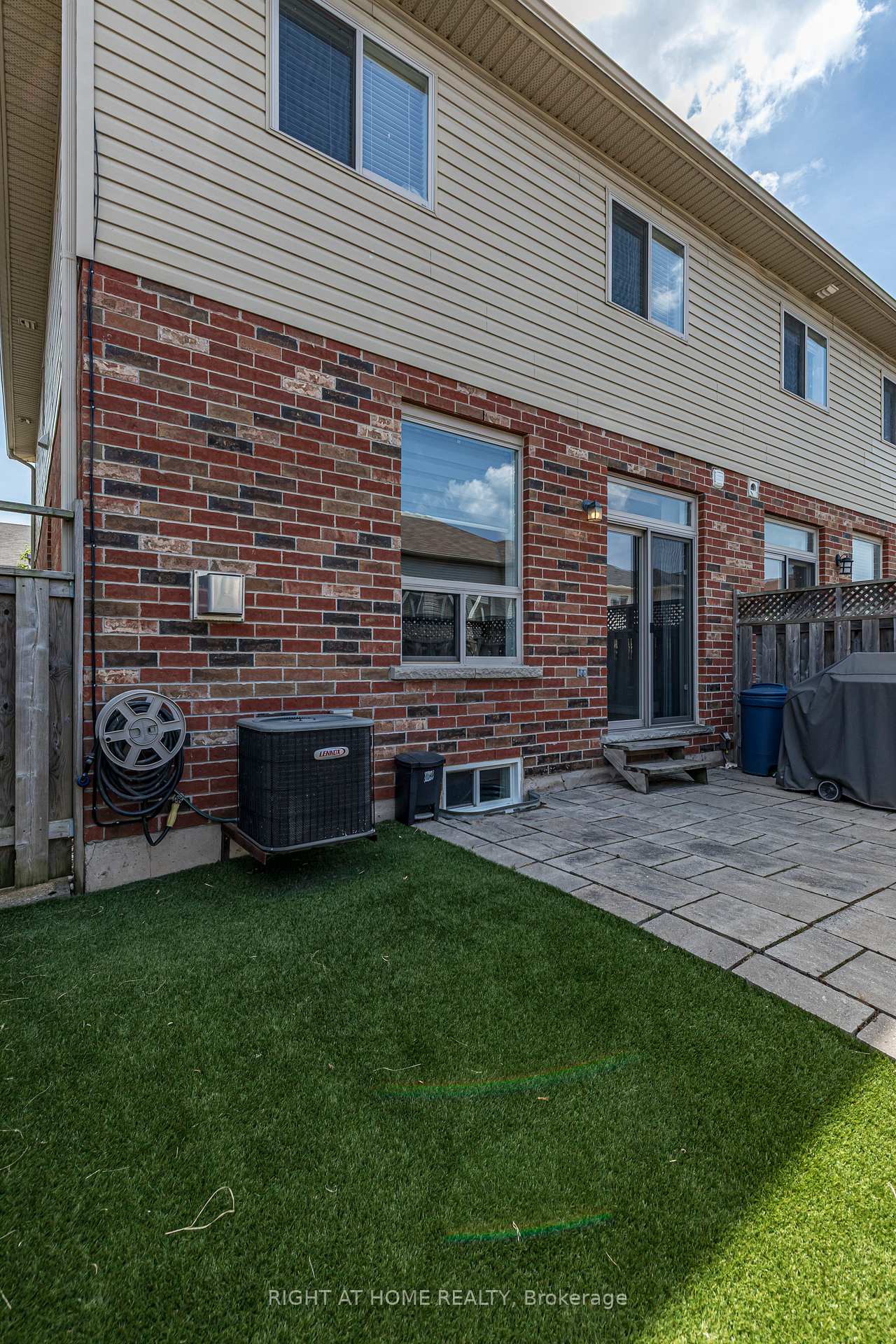 Photo 45 of 56 Marina Point Crescent, Hamilton, Stoney Creek — HOMEH