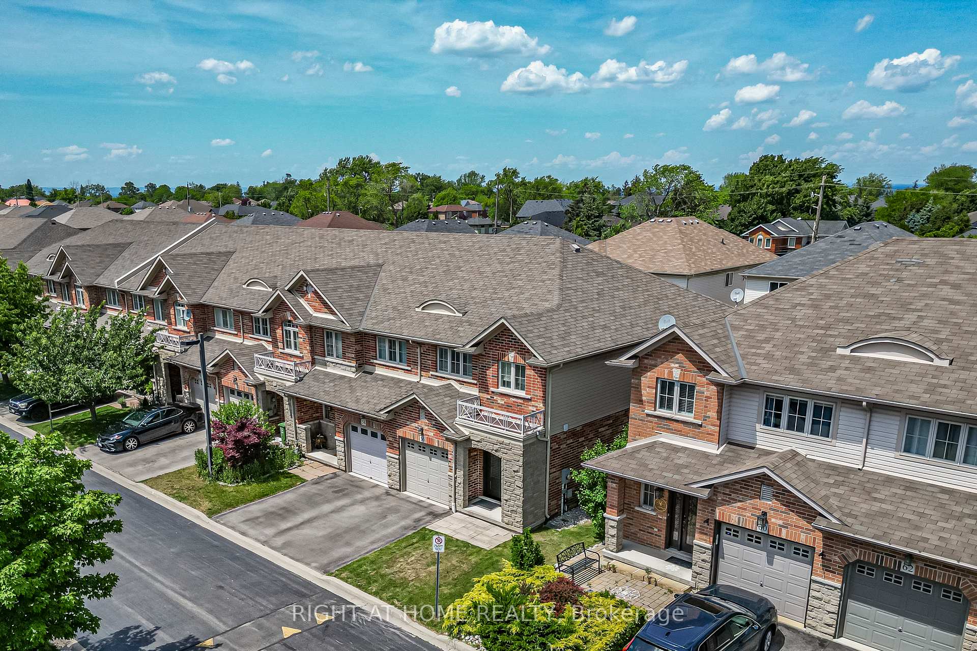 Photo 46 of 56 Marina Point Crescent, Hamilton, Stoney Creek — HOMEH
