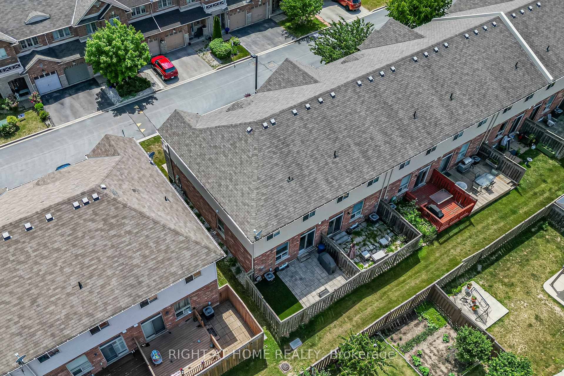 Photo 47 of 56 Marina Point Crescent, Hamilton, Stoney Creek — HOMEH