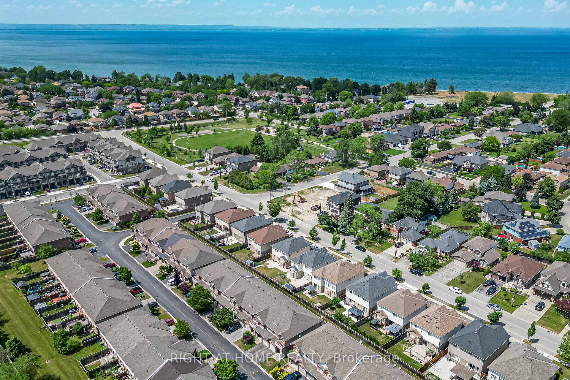 Photo 49 of 56 Marina Point Crescent, Hamilton, Stoney Creek — HOMEH