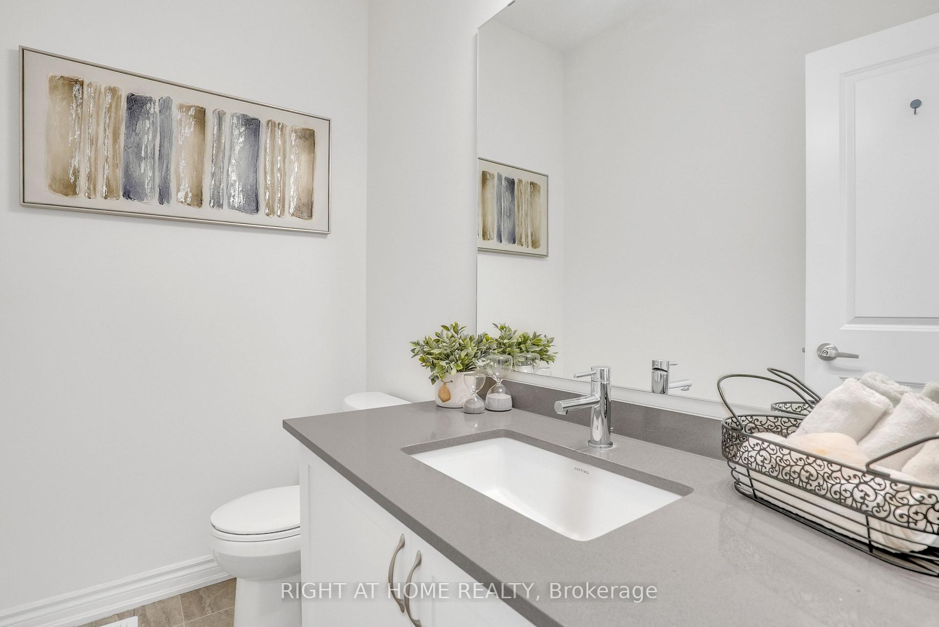 Photo 5 of 128 Durham Avenue, Barrie, Rural Barrie Southeast — HOMEH