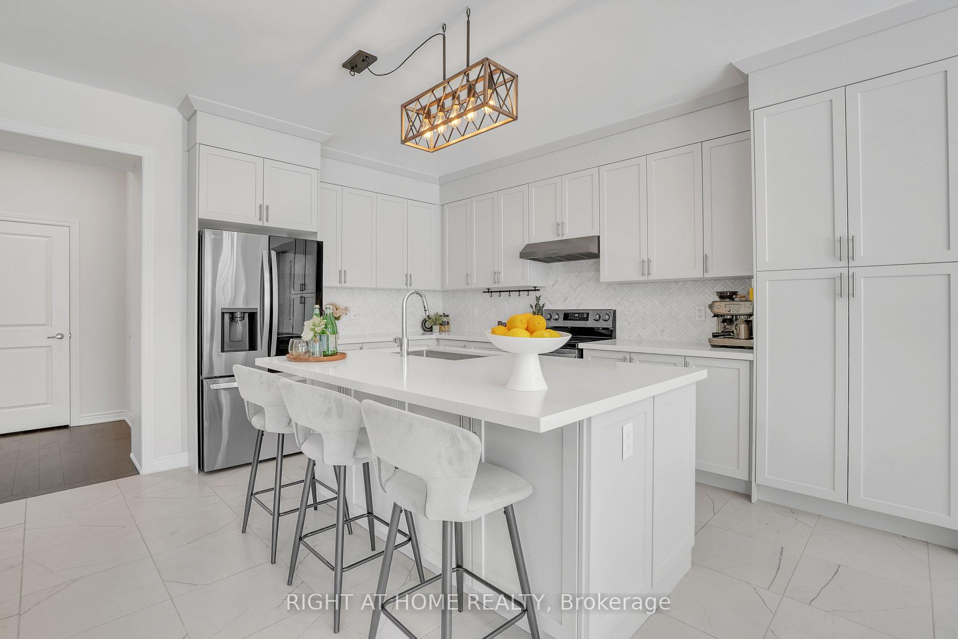 Photo 15 of 128 Durham Avenue, Barrie, Rural Barrie Southeast — HOMEH