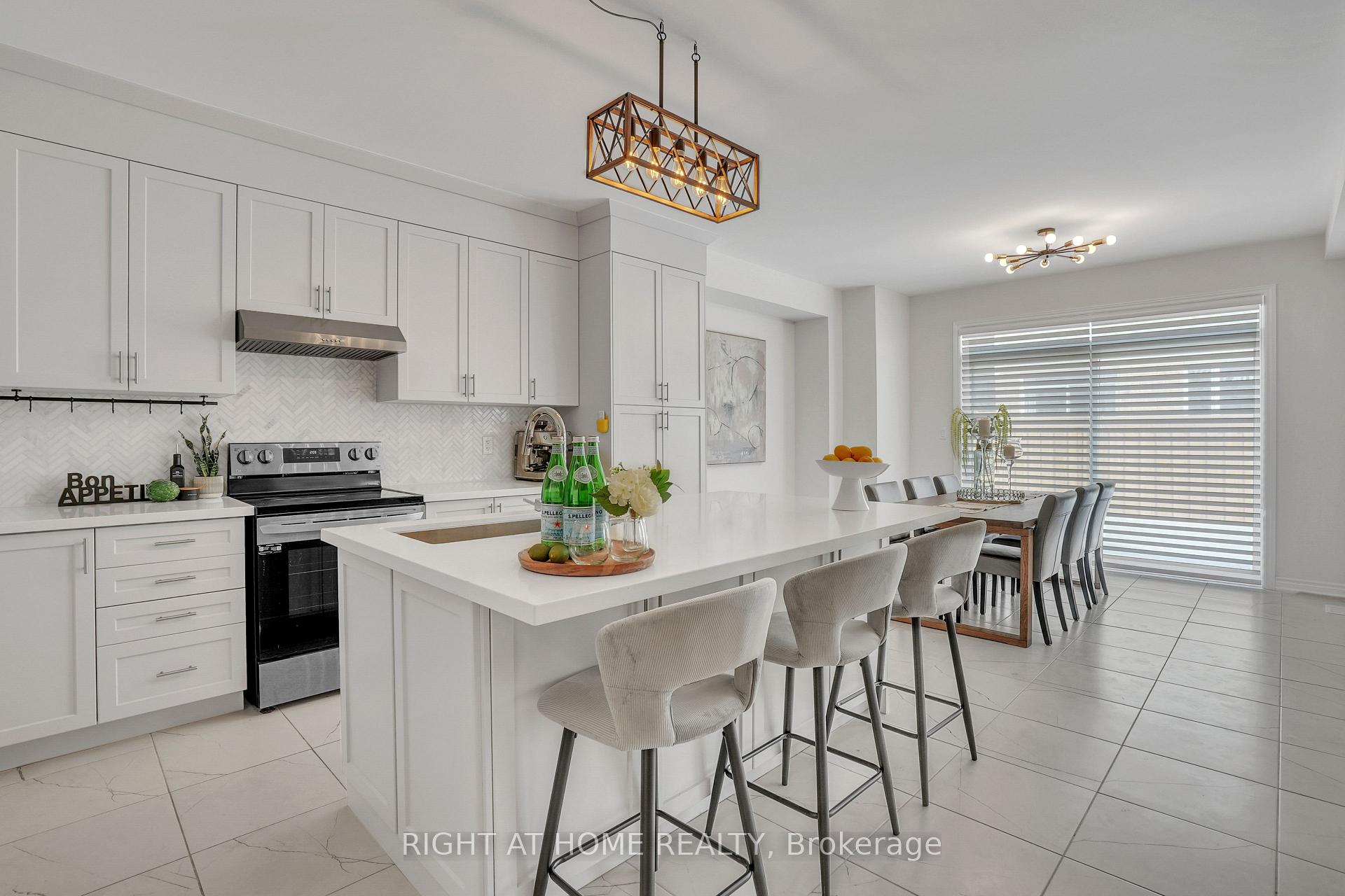 Photo 17 of 128 Durham Avenue, Barrie, Rural Barrie Southeast — HOMEH