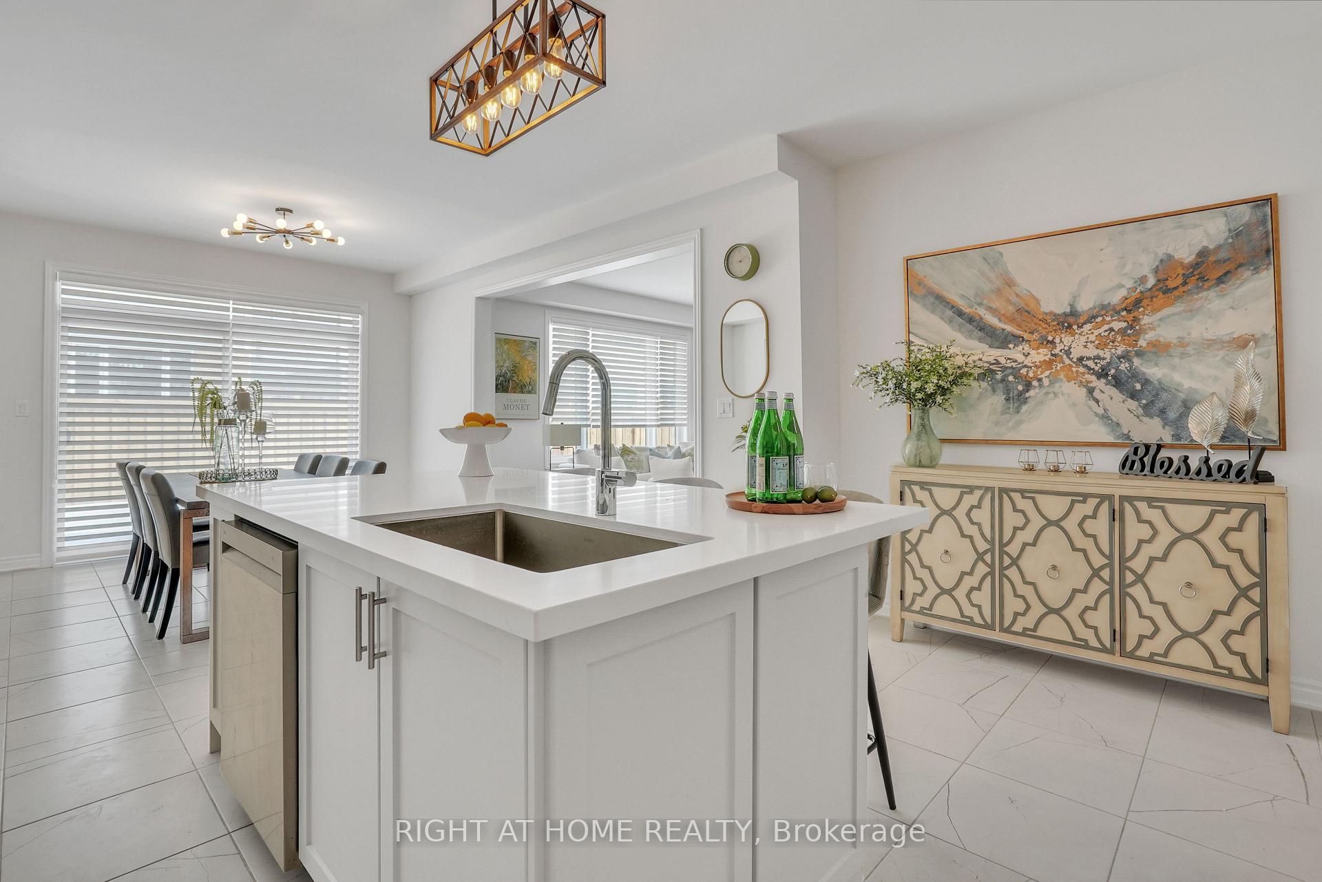 Photo 18 of 128 Durham Avenue, Barrie, Rural Barrie Southeast — HOMEH