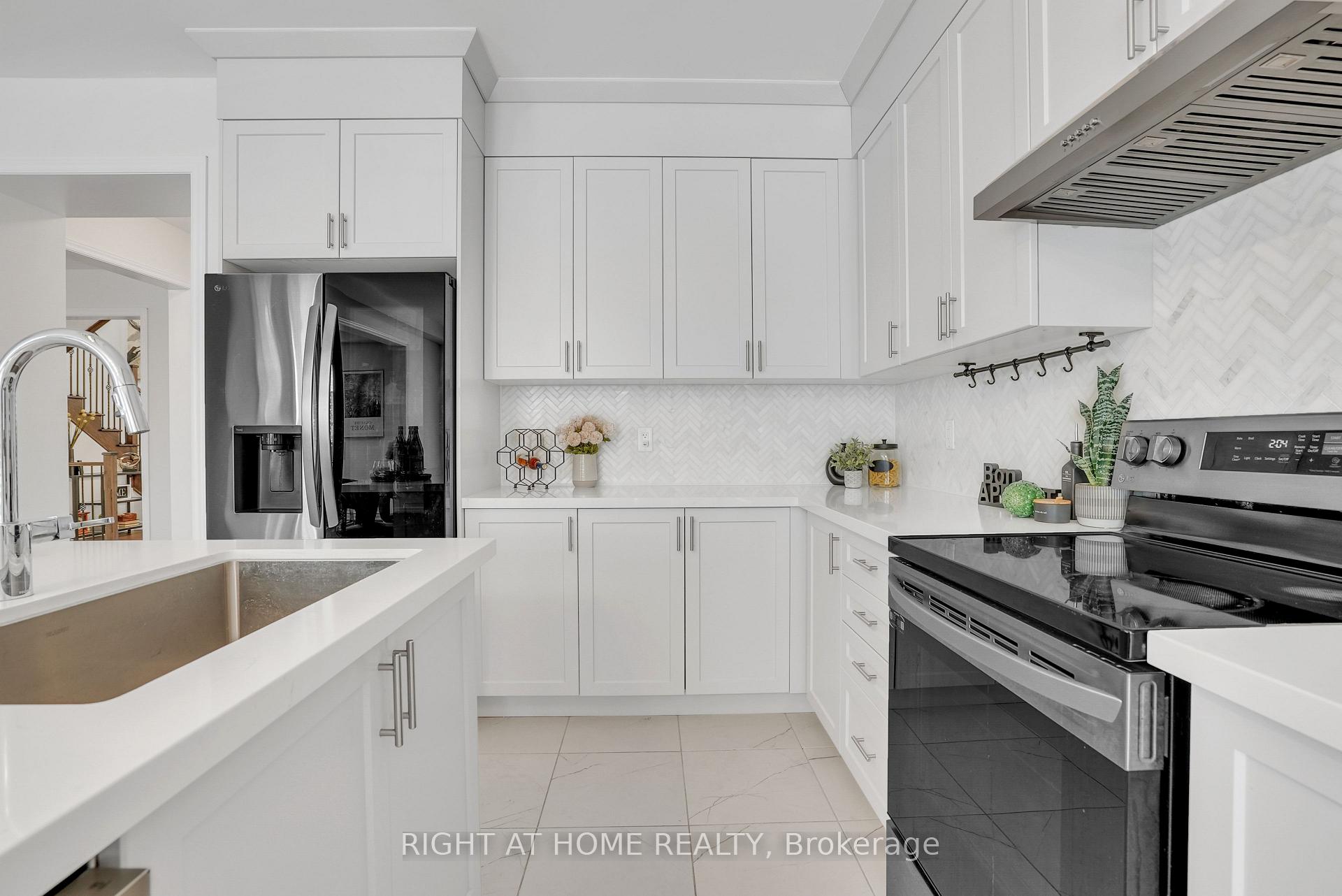 Photo 19 of 128 Durham Avenue, Barrie, Rural Barrie Southeast — HOMEH