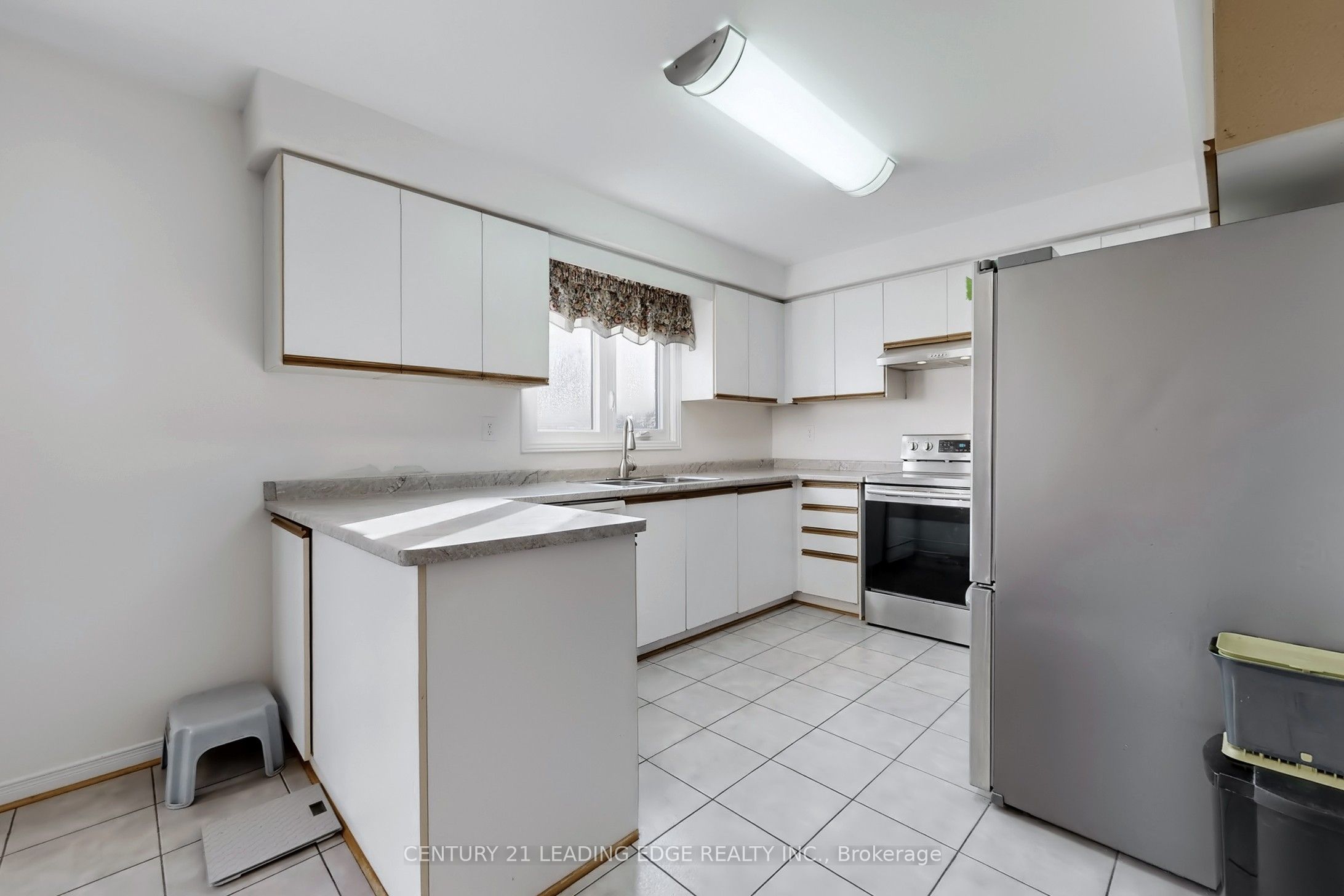 Photo 56 of 73 Hullrick Drive, Etobicoke, West Humber-Clairville — HOMEH