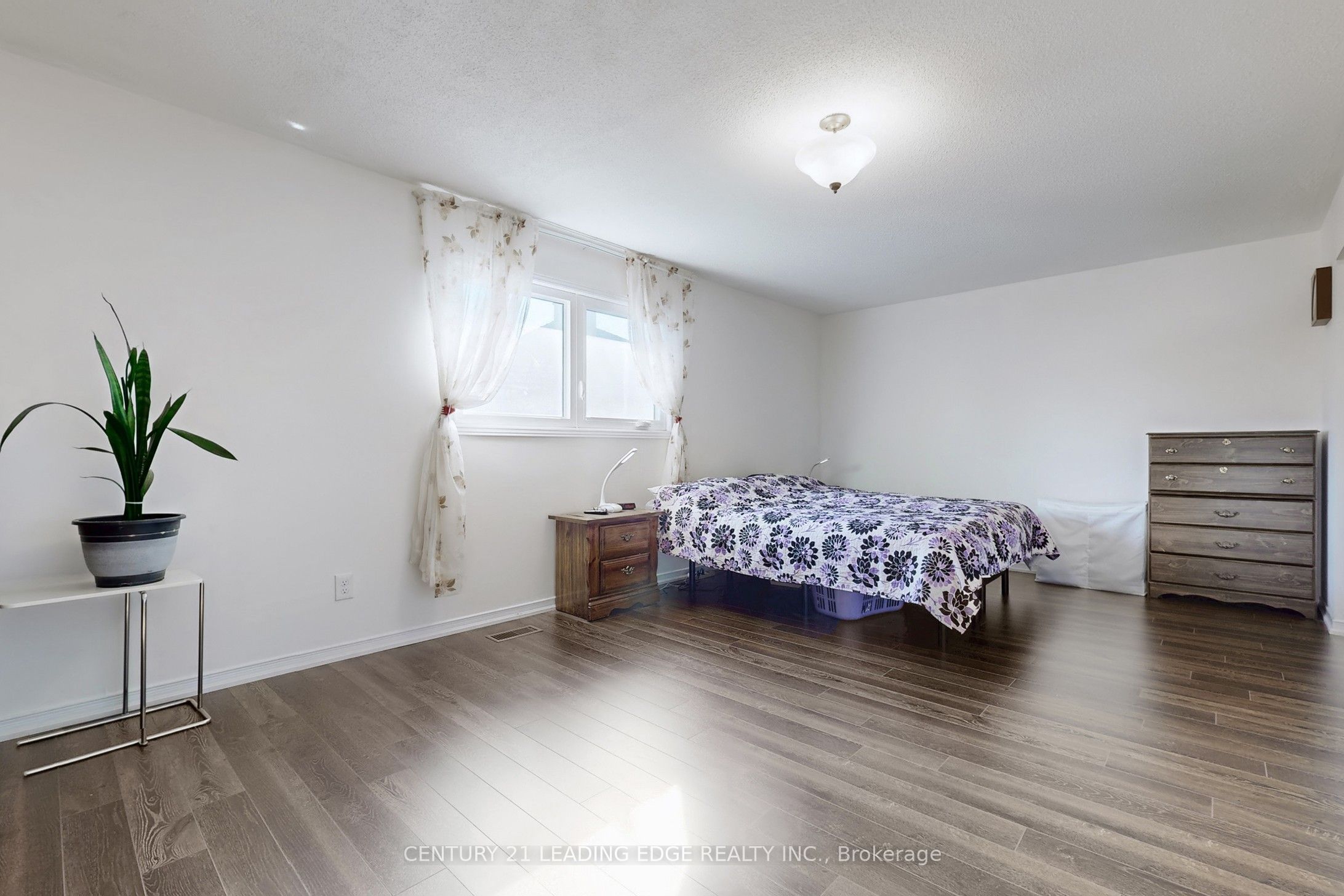 Photo 65 of 73 Hullrick Drive, Etobicoke, West Humber-Clairville — HOMEH