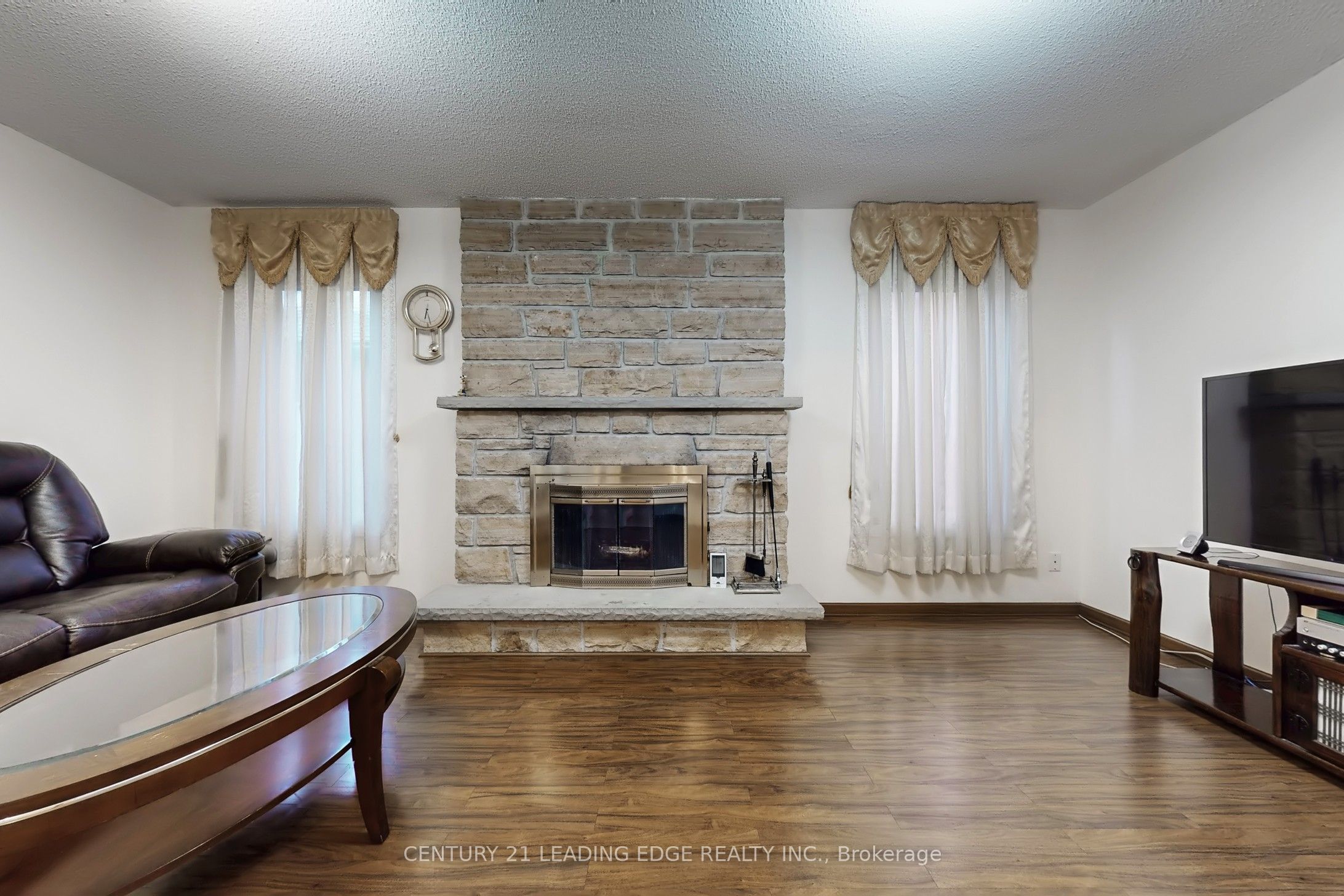 Photo 53 of 73 Hullrick Drive, Etobicoke, West Humber-Clairville — HOMEH