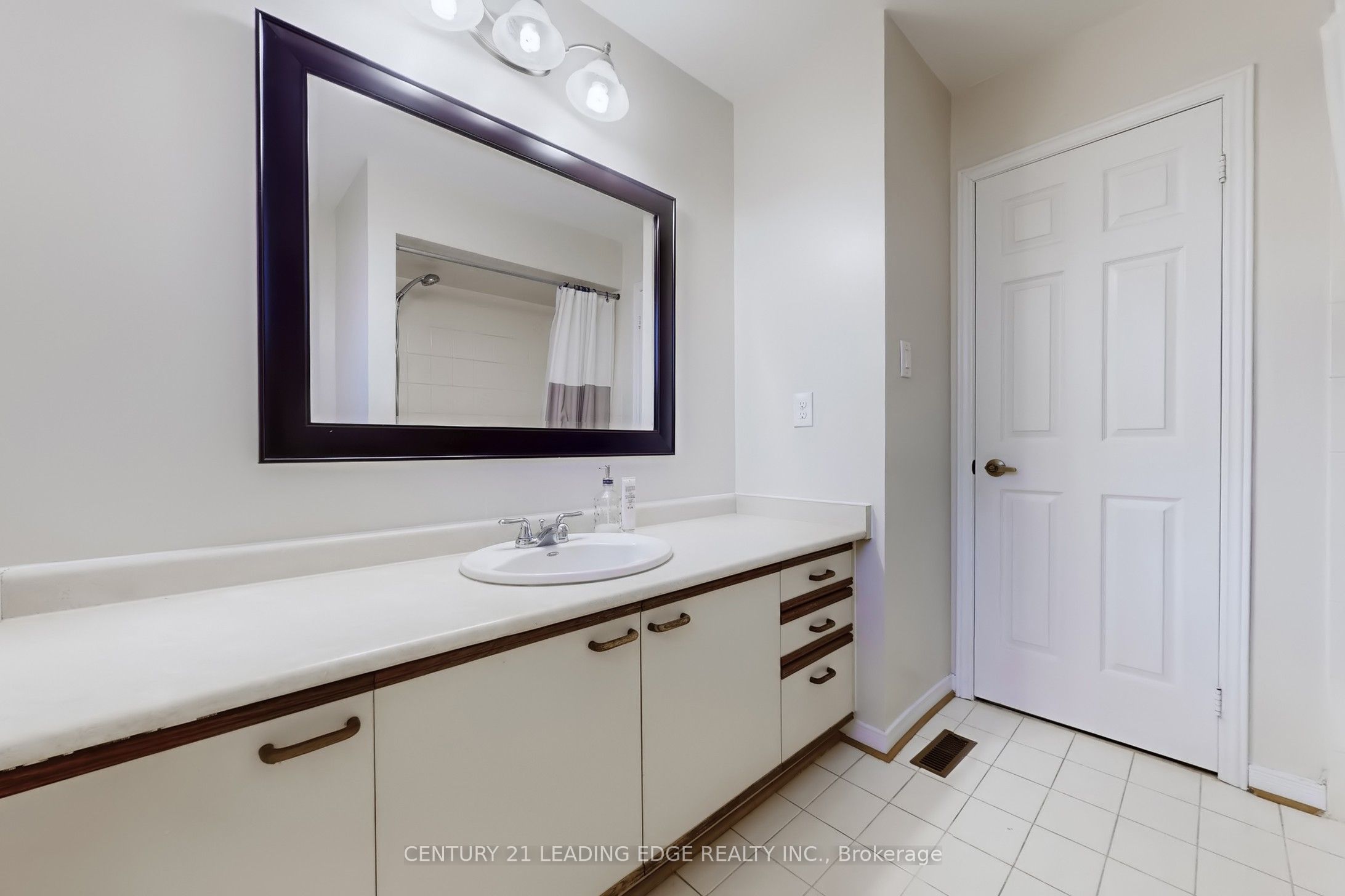 Photo 77 of 73 Hullrick Drive, Etobicoke, West Humber-Clairville — HOMEH