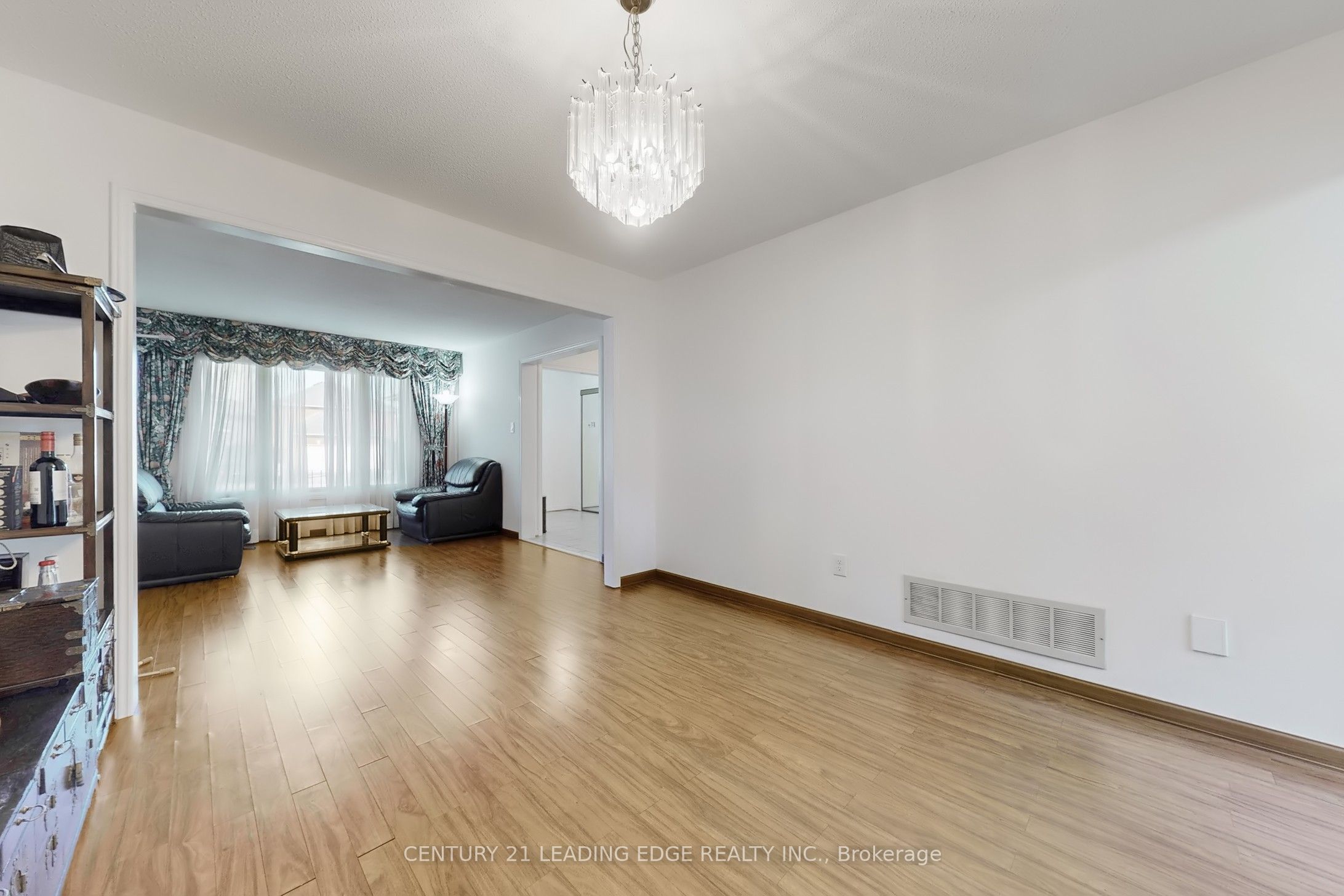 Photo 51 of 73 Hullrick Drive, Etobicoke, West Humber-Clairville — HOMEH