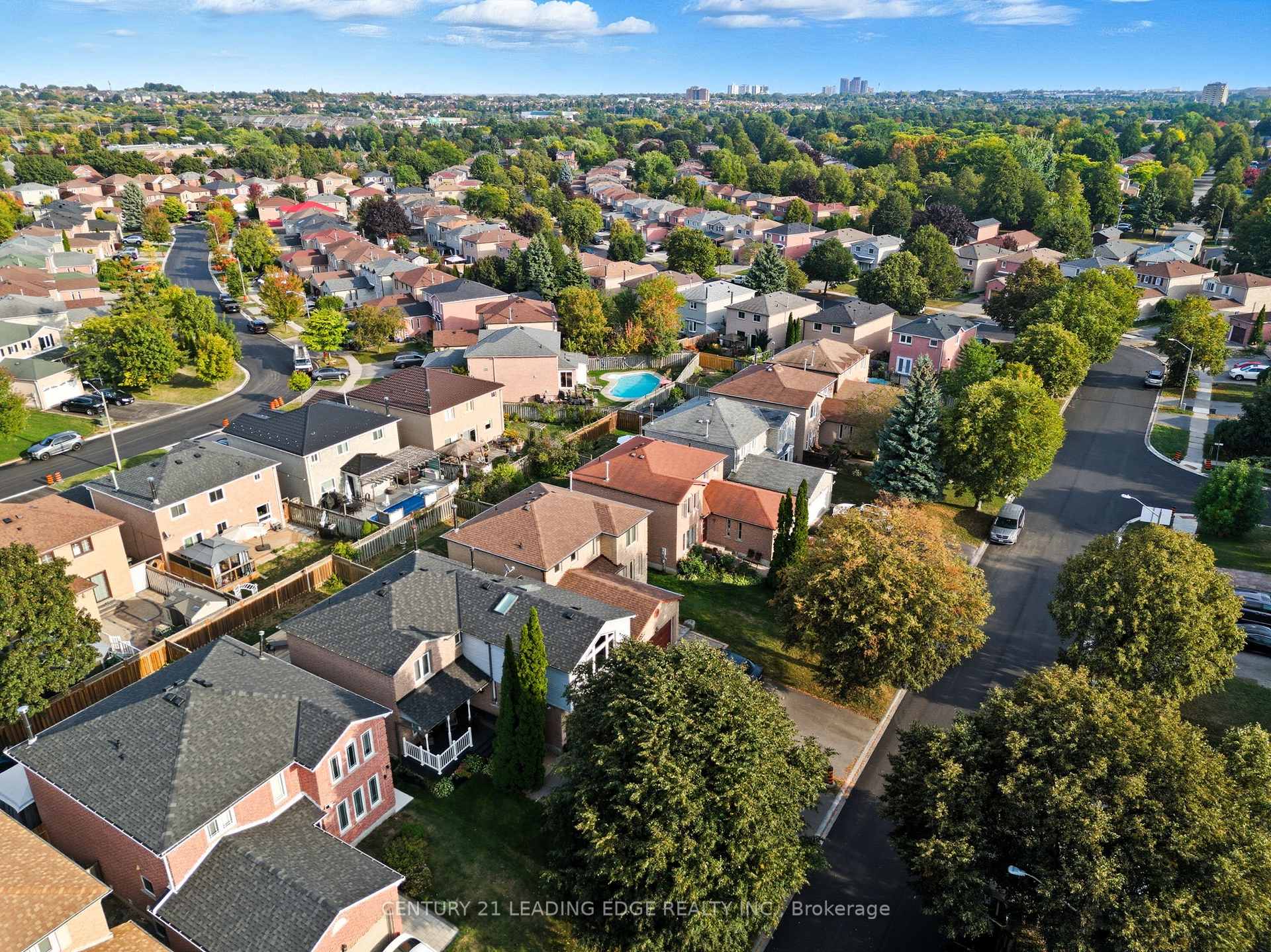 Photo 40 of 85 Large Crescent, Ajax, Central West — HOMEH