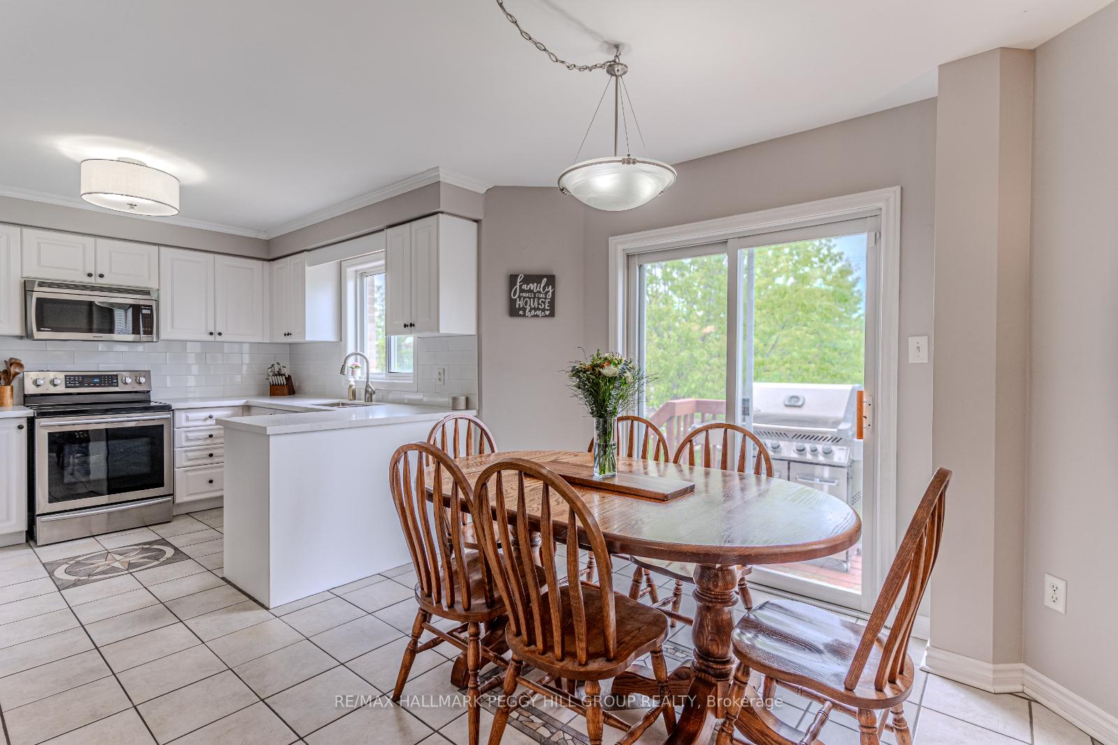 Photo 7 of 20 Dunnett Drive, Barrie, Ardagh — HOMEH