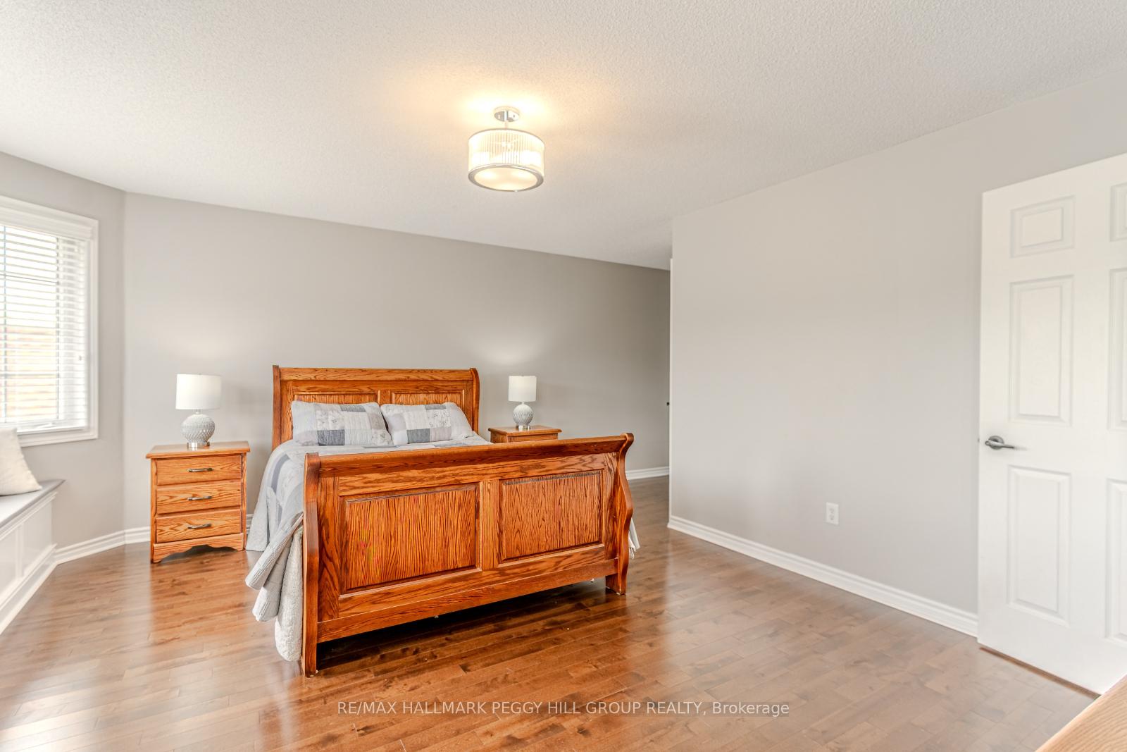 Photo 13 of 20 Dunnett Drive, Barrie, Ardagh — HOMEH